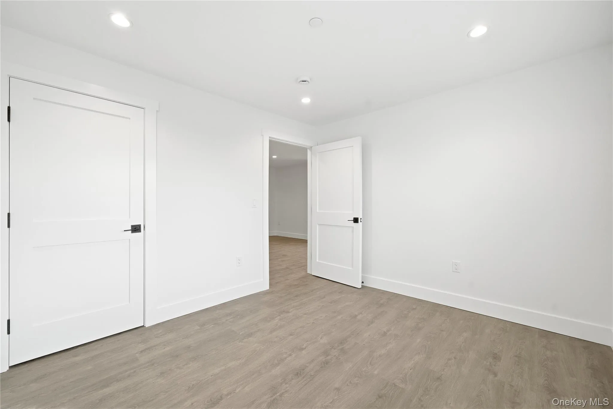 180 Deer Park Avenue, Babylon, NY, 2 Bedrooms Bedrooms, 5 Rooms Rooms,2 BathroomsBathrooms,Residential Lease,For Rent,Deer Park,0,956837 180 Deer Park Avenue, Babylon, NY, 2 Bedrooms Bedrooms, 5 Rooms Rooms,2 BathroomsBathrooms,Residential Lease,For Rent,Deer Park,0,956837