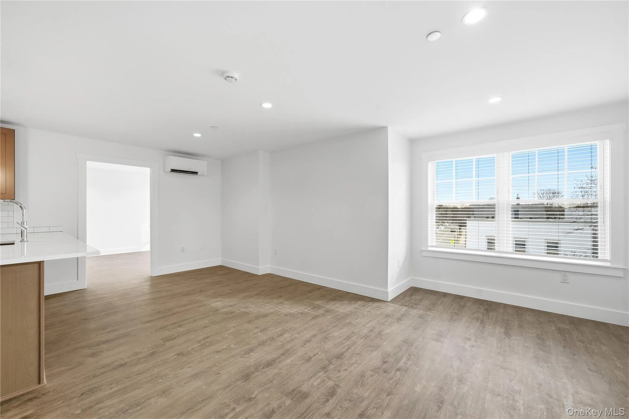 180 Deer Park Avenue, Babylon, NY, 2 Bedrooms Bedrooms, 5 Rooms Rooms,2 BathroomsBathrooms,Residential Lease,For Rent,Deer Park,0,956837 180 Deer Park Avenue, Babylon, NY, 2 Bedrooms Bedrooms, 5 Rooms Rooms,2 BathroomsBathrooms,Residential Lease,For Rent,Deer Park,0,956837