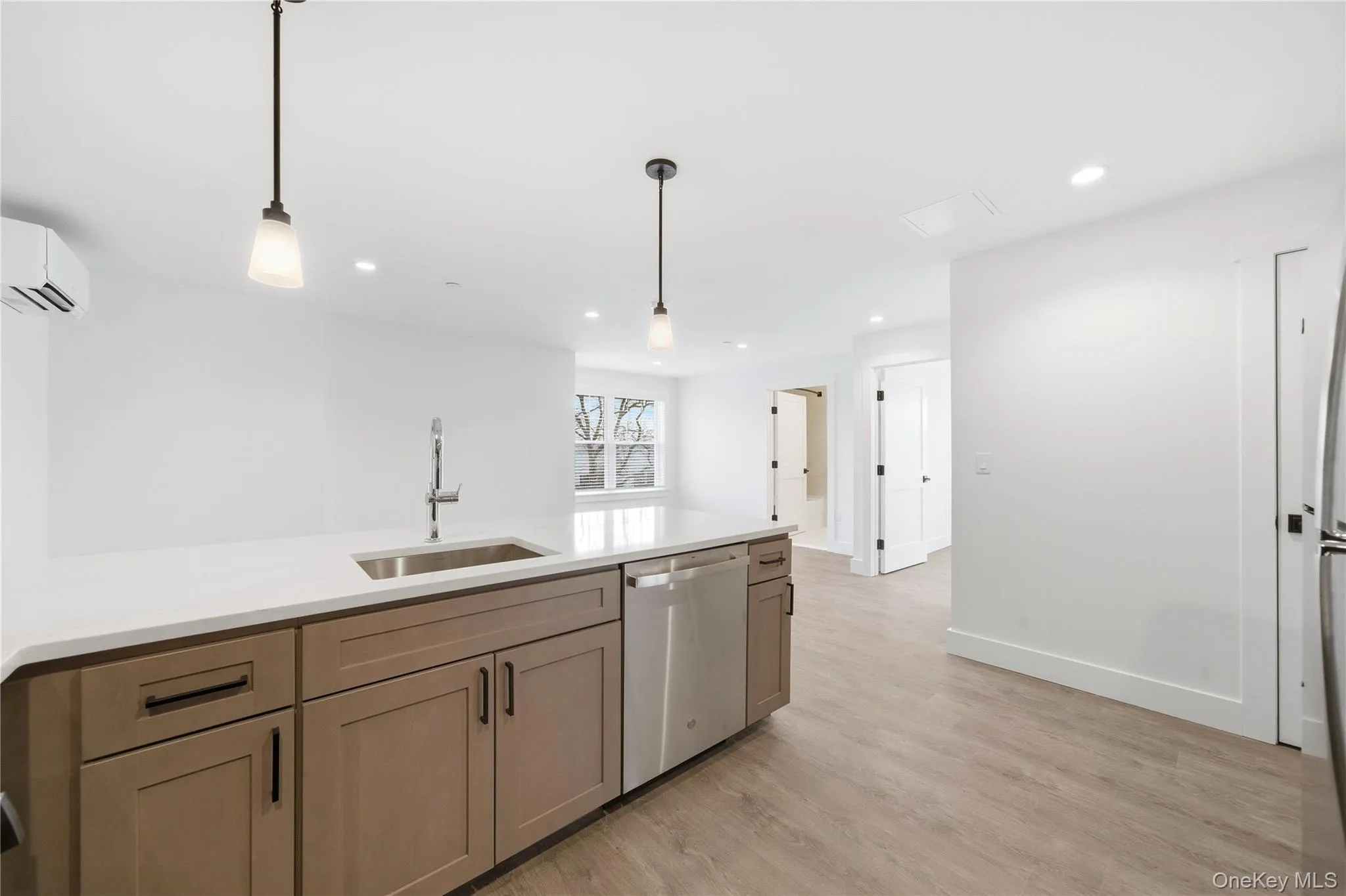 180 Deer Park Avenue, Babylon, NY, 2 Bedrooms Bedrooms, 5 Rooms Rooms,2 BathroomsBathrooms,Residential Lease,For Rent,Deer Park,0,956837 180 Deer Park Avenue, Babylon, NY, 2 Bedrooms Bedrooms, 5 Rooms Rooms,2 BathroomsBathrooms,Residential Lease,For Rent,Deer Park,0,956837