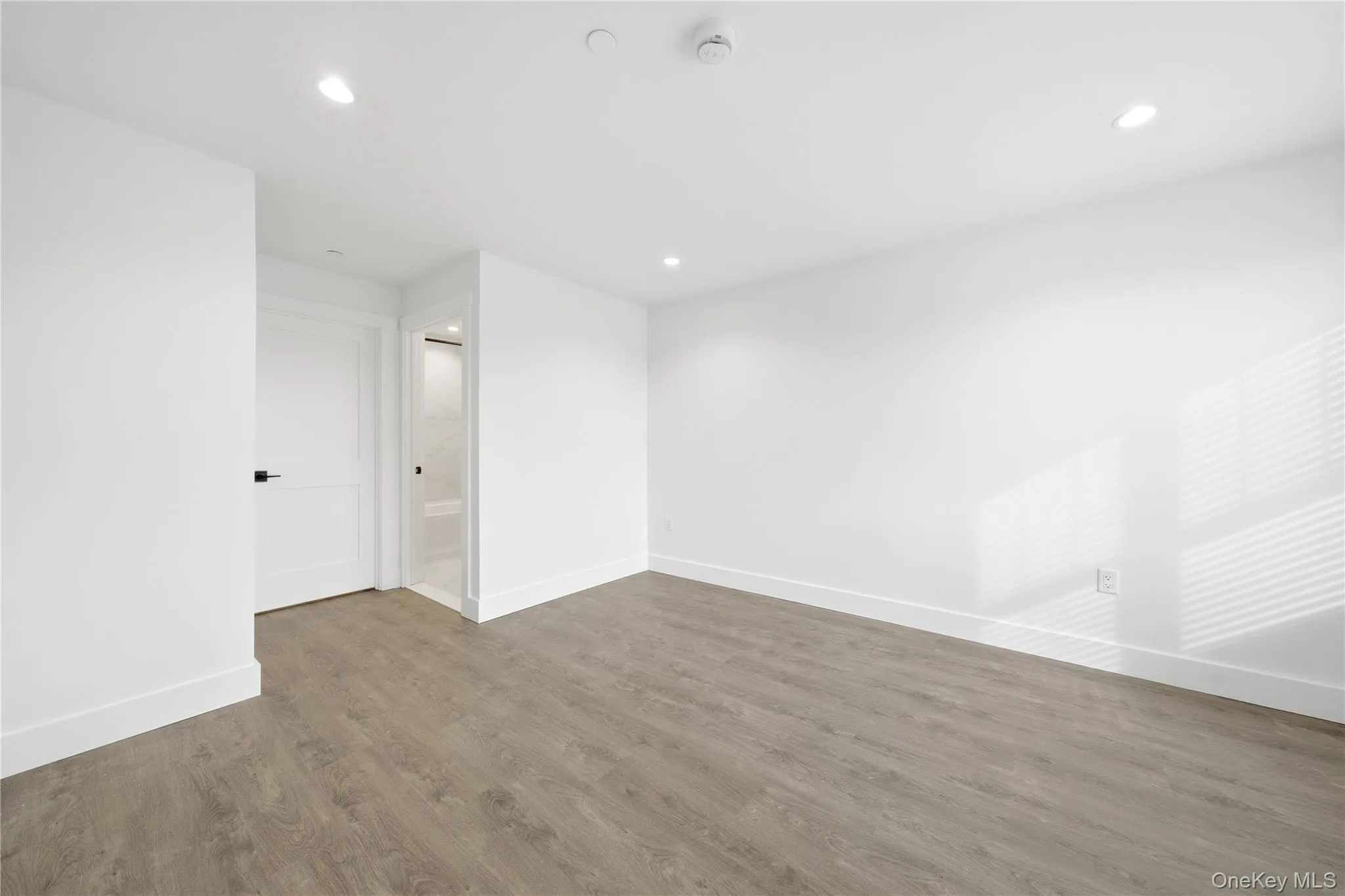 180 Deer Park Avenue, Babylon, NY, 2 Bedrooms Bedrooms, 5 Rooms Rooms,2 BathroomsBathrooms,Residential Lease,For Rent,Deer Park,0,956837 180 Deer Park Avenue, Babylon, NY, 2 Bedrooms Bedrooms, 5 Rooms Rooms,2 BathroomsBathrooms,Residential Lease,For Rent,Deer Park,0,956837