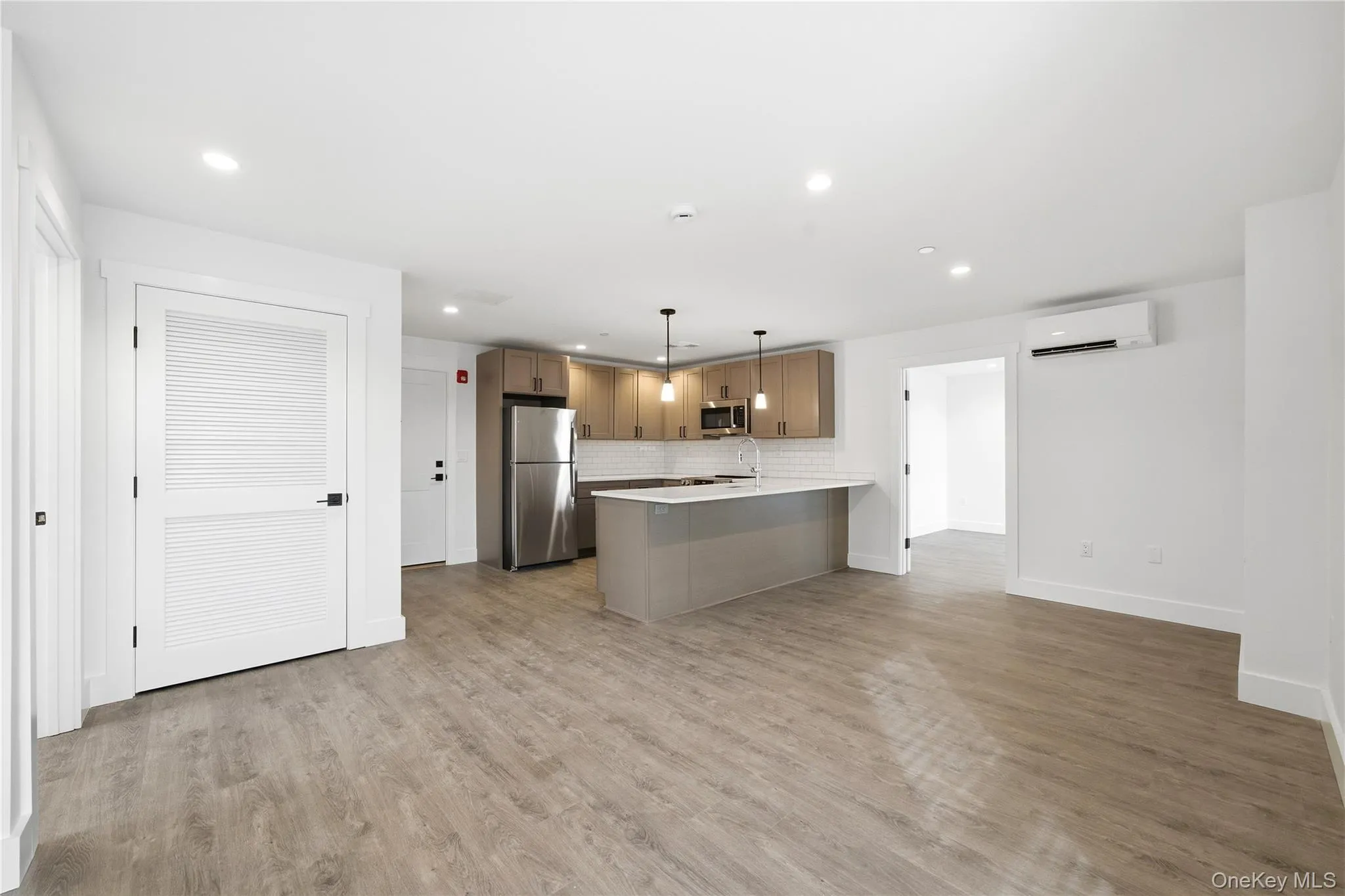 180 Deer Park Avenue, Babylon, NY, 2 Bedrooms Bedrooms, 5 Rooms Rooms,2 BathroomsBathrooms,Residential Lease,For Rent,Deer Park,0,956837 180 Deer Park Avenue, Babylon, NY, 2 Bedrooms Bedrooms, 5 Rooms Rooms,2 BathroomsBathrooms,Residential Lease,For Rent,Deer Park,0,956837