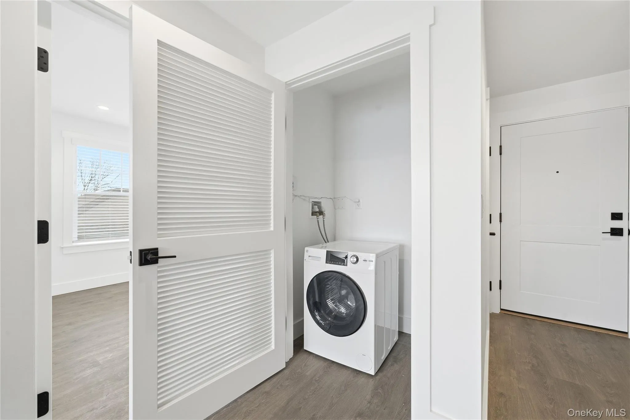 180 Deer Park Avenue, Babylon, NY, 2 Bedrooms Bedrooms, 5 Rooms Rooms,2 BathroomsBathrooms,Residential Lease,For Rent,Deer Park,0,956837 180 Deer Park Avenue, Babylon, NY, 2 Bedrooms Bedrooms, 5 Rooms Rooms,2 BathroomsBathrooms,Residential Lease,For Rent,Deer Park,0,956837