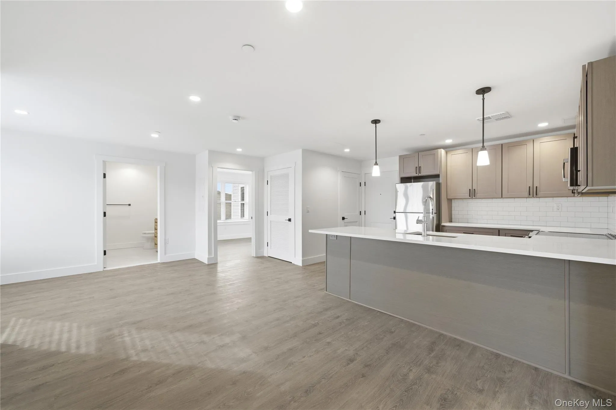 180 Deer Park Avenue, Babylon, NY, 2 Bedrooms Bedrooms, 5 Rooms Rooms,2 BathroomsBathrooms,Residential Lease,For Rent,Deer Park,0,956837 180 Deer Park Avenue, Babylon, NY, 2 Bedrooms Bedrooms, 5 Rooms Rooms,2 BathroomsBathrooms,Residential Lease,For Rent,Deer Park,0,956837