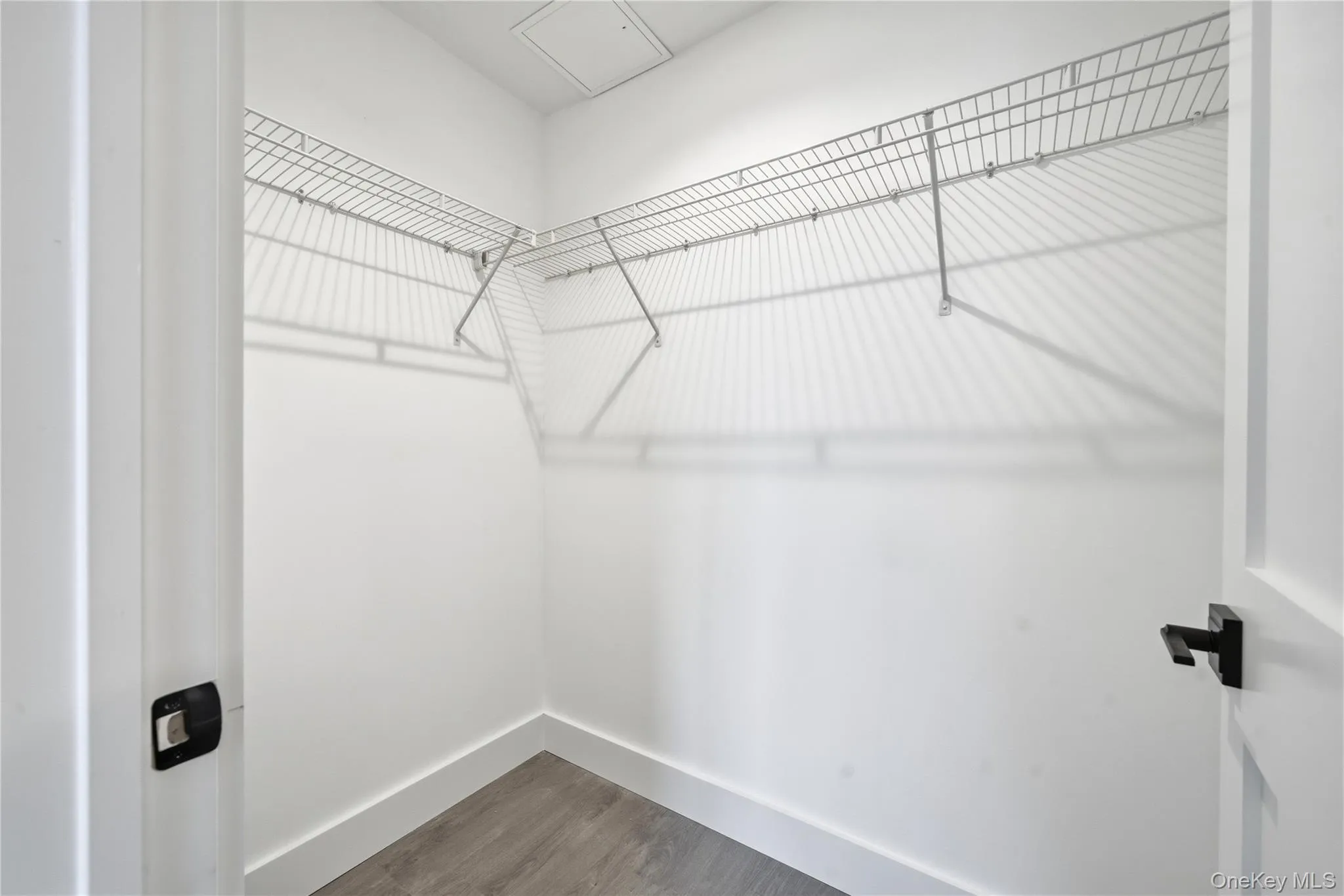 180 Deer Park Avenue, Babylon, NY, 2 Bedrooms Bedrooms, 5 Rooms Rooms,2 BathroomsBathrooms,Residential Lease,For Rent,Deer Park,0,956837 180 Deer Park Avenue, Babylon, NY, 2 Bedrooms Bedrooms, 5 Rooms Rooms,2 BathroomsBathrooms,Residential Lease,For Rent,Deer Park,0,956837