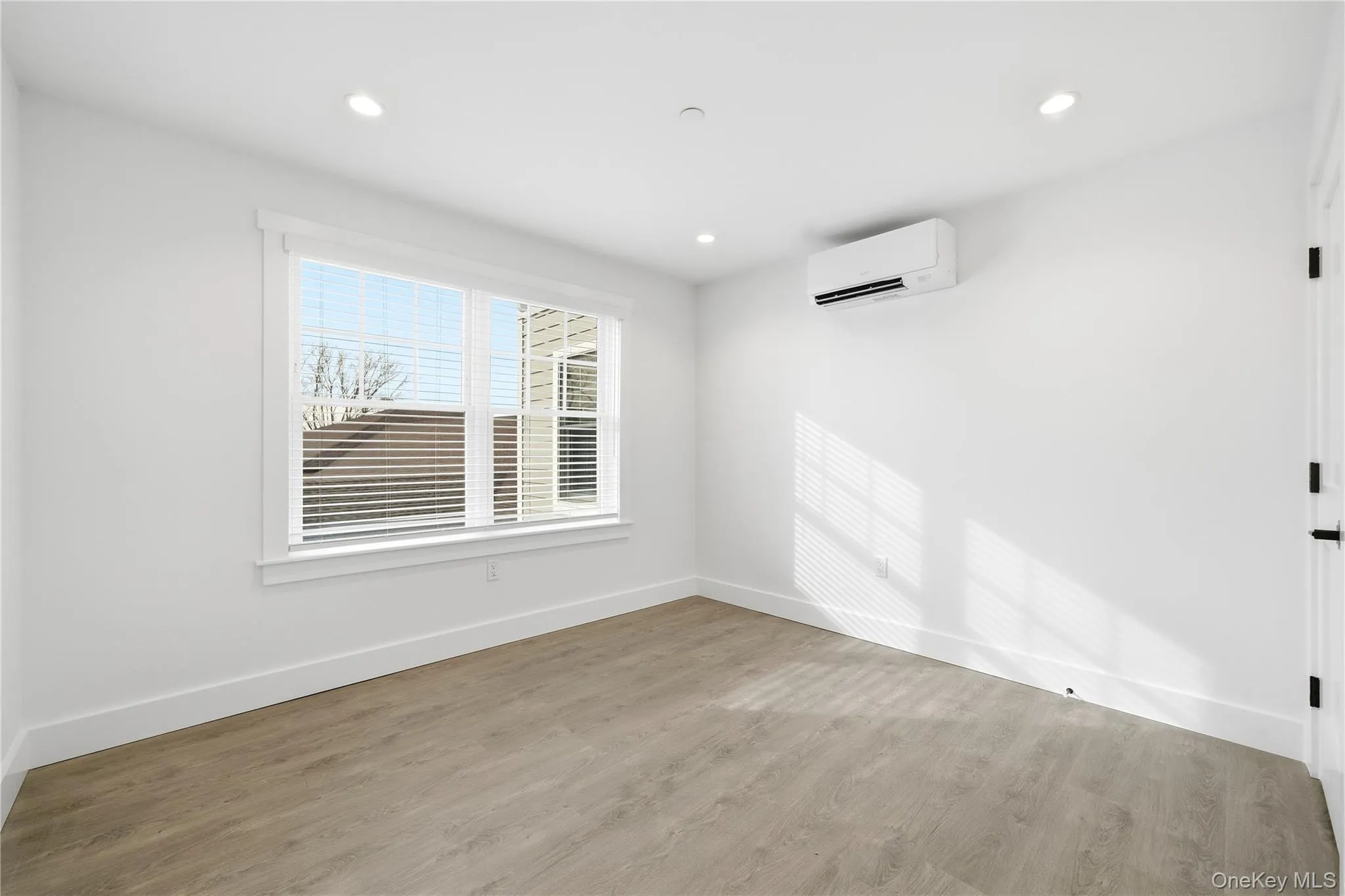 180 Deer Park Avenue, Babylon, NY, 2 Bedrooms Bedrooms, 5 Rooms Rooms,2 BathroomsBathrooms,Residential Lease,For Rent,Deer Park,0,956837 180 Deer Park Avenue, Babylon, NY, 2 Bedrooms Bedrooms, 5 Rooms Rooms,2 BathroomsBathrooms,Residential Lease,For Rent,Deer Park,0,956837