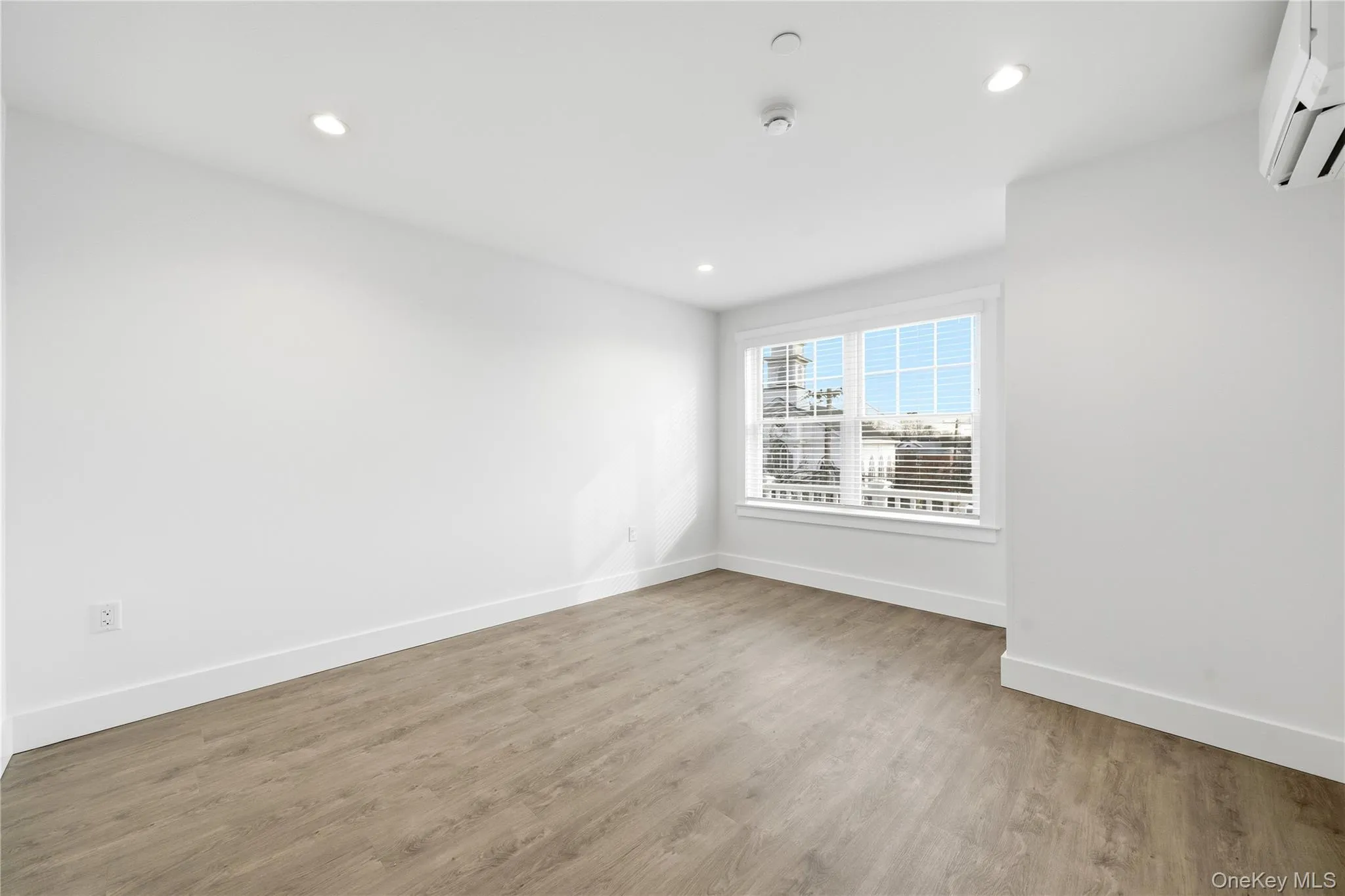 180 Deer Park Avenue, Babylon, NY, 2 Bedrooms Bedrooms, 5 Rooms Rooms,2 BathroomsBathrooms,Residential Lease,For Rent,Deer Park,0,956837 180 Deer Park Avenue, Babylon, NY, 2 Bedrooms Bedrooms, 5 Rooms Rooms,2 BathroomsBathrooms,Residential Lease,For Rent,Deer Park,0,956837