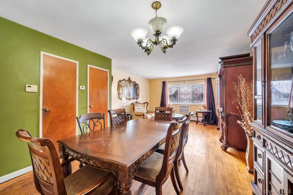 1034 Hendrix Street, New York, NY, 3 Bedrooms Bedrooms, 3 Rooms Rooms,1 BathroomBathrooms,Residential Sale,For Rent,Hendrix,0,956857 1034 Hendrix Street, New York, NY, 3 Bedrooms Bedrooms, 3 Rooms Rooms,1 BathroomBathrooms,Residential Sale,For Rent,Hendrix,0,956857