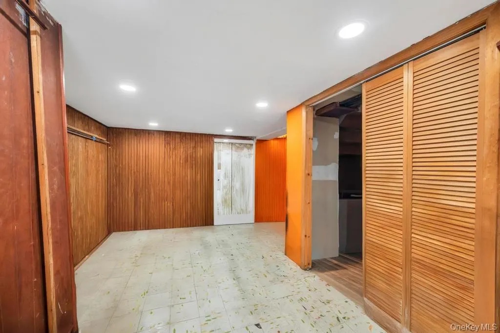 1034 Hendrix Street, New York, NY, 3 Bedrooms Bedrooms, 3 Rooms Rooms,1 BathroomBathrooms,Residential Sale,For Rent,Hendrix,0,956857 1034 Hendrix Street, New York, NY, 3 Bedrooms Bedrooms, 3 Rooms Rooms,1 BathroomBathrooms,Residential Sale,For Rent,Hendrix,0,956857
