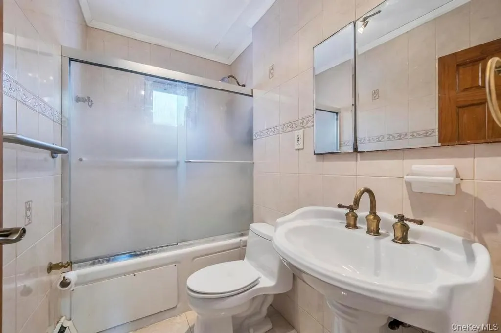 1034 Hendrix Street, New York, NY, 3 Bedrooms Bedrooms, 3 Rooms Rooms,1 BathroomBathrooms,Residential Sale,For Rent,Hendrix,0,956857 1034 Hendrix Street, New York, NY, 3 Bedrooms Bedrooms, 3 Rooms Rooms,1 BathroomBathrooms,Residential Sale,For Rent,Hendrix,0,956857