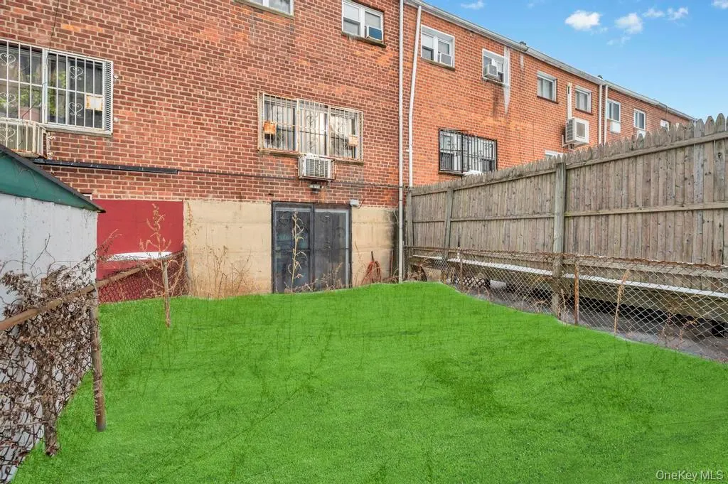 1034 Hendrix Street, New York, NY, 3 Bedrooms Bedrooms, 3 Rooms Rooms,1 BathroomBathrooms,Residential Sale,For Rent,Hendrix,0,956857 1034 Hendrix Street, New York, NY, 3 Bedrooms Bedrooms, 3 Rooms Rooms,1 BathroomBathrooms,Residential Sale,For Rent,Hendrix,0,956857