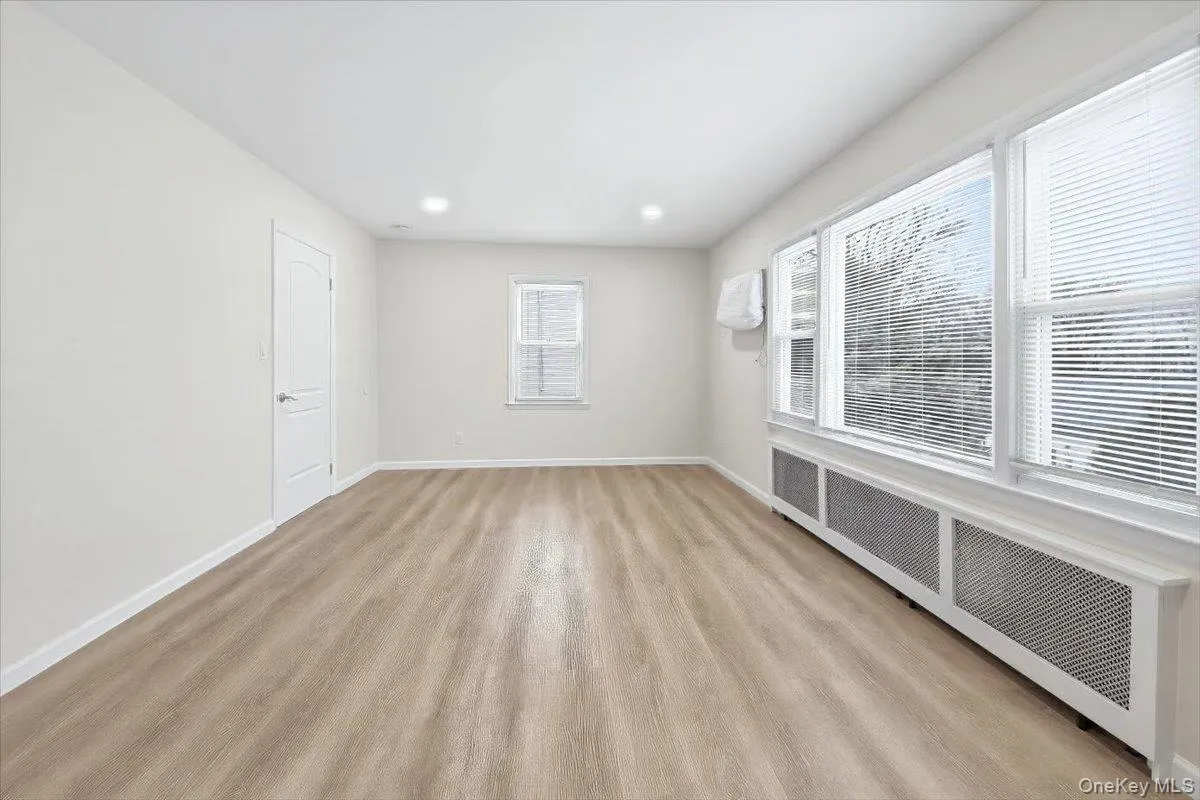 169 Lockwood Avenue, Yonkers, NY, 2 Bedrooms Bedrooms, 5 Rooms Rooms,1 BathroomBathrooms,Residential Lease,For Rent,Lockwood,0,956903 169 Lockwood Avenue, Yonkers, NY, 2 Bedrooms Bedrooms, 5 Rooms Rooms,1 BathroomBathrooms,Residential Lease,For Rent,Lockwood,0,956903