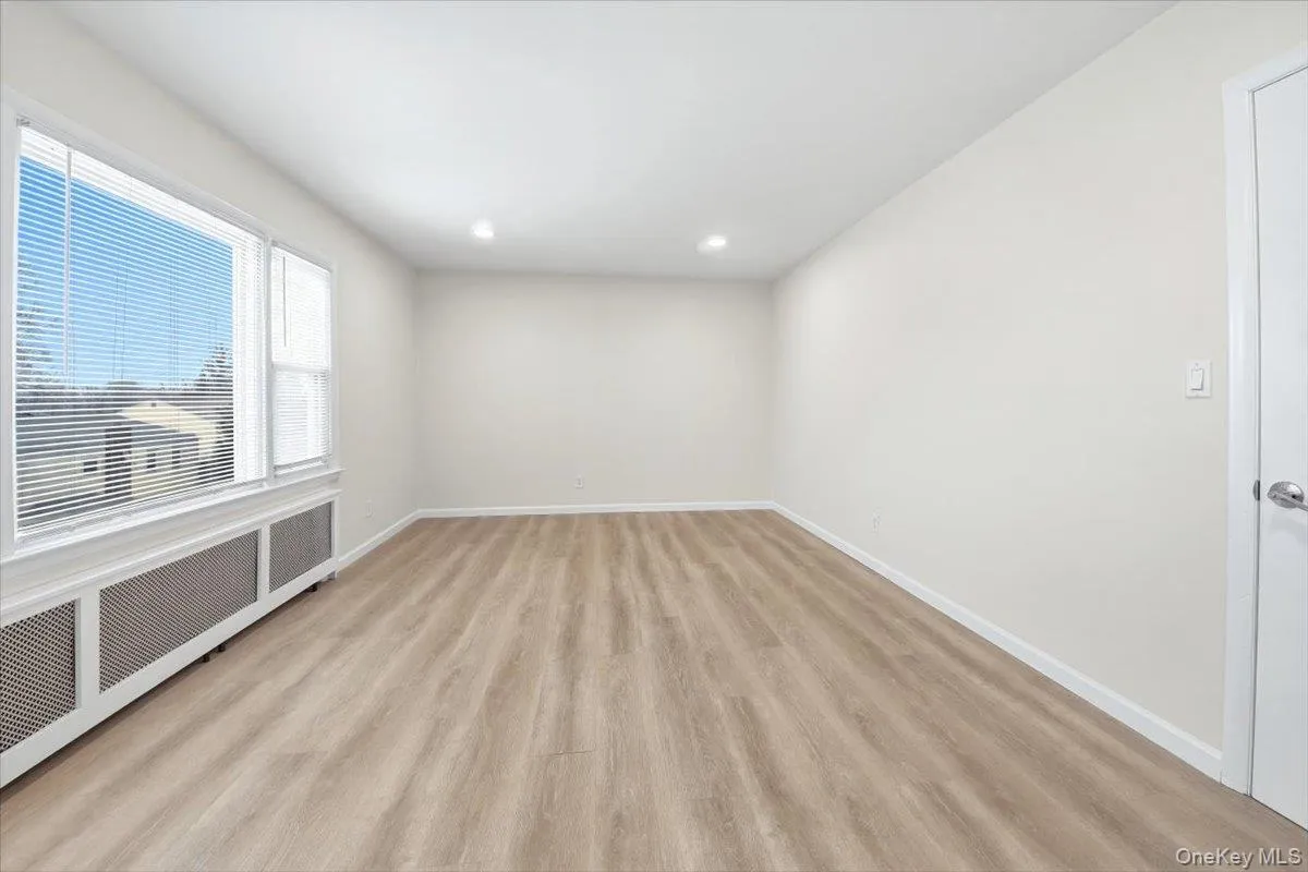 169 Lockwood Avenue, Yonkers, NY, 2 Bedrooms Bedrooms, 5 Rooms Rooms,1 BathroomBathrooms,Residential Lease,For Rent,Lockwood,0,956903 169 Lockwood Avenue, Yonkers, NY, 2 Bedrooms Bedrooms, 5 Rooms Rooms,1 BathroomBathrooms,Residential Lease,For Rent,Lockwood,0,956903