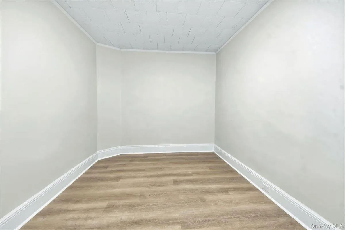 169 Lockwood Avenue, Yonkers, NY, 2 Bedrooms Bedrooms, 5 Rooms Rooms,1 BathroomBathrooms,Residential Lease,For Rent,Lockwood,0,956903 169 Lockwood Avenue, Yonkers, NY, 2 Bedrooms Bedrooms, 5 Rooms Rooms,1 BathroomBathrooms,Residential Lease,For Rent,Lockwood,0,956903