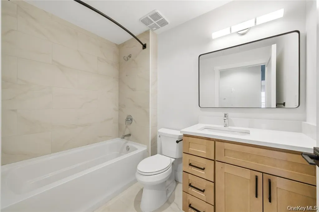 180 Deer Park Avenue, Babylon, NY, 1 Bedroom Bedrooms, 4 Rooms Rooms,1 BathroomBathrooms,Residential Lease,For Rent,Deer Park,0,956934 180 Deer Park Avenue, Babylon, NY, 1 Bedroom Bedrooms, 4 Rooms Rooms,1 BathroomBathrooms,Residential Lease,For Rent,Deer Park,0,956934