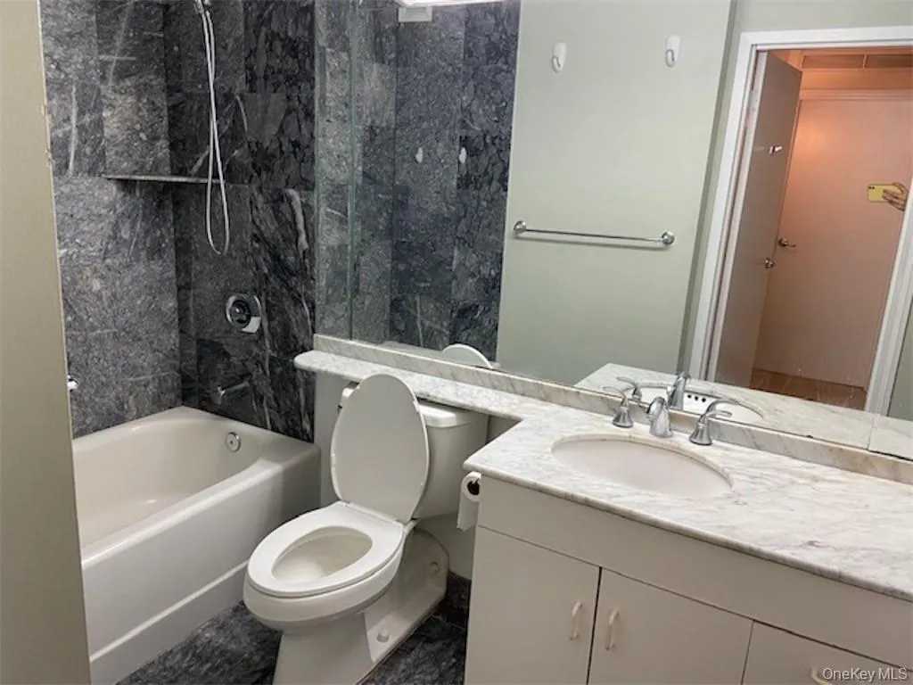 4 Martine Avenue, White Plains, NY, 1 Bedroom Bedrooms, 3 Rooms Rooms,1 BathroomBathrooms,Residential Lease,For Rent,Martine,0,956943 4 Martine Avenue, White Plains, NY, 1 Bedroom Bedrooms, 3 Rooms Rooms,1 BathroomBathrooms,Residential Lease,For Rent,Martine,0,956943
