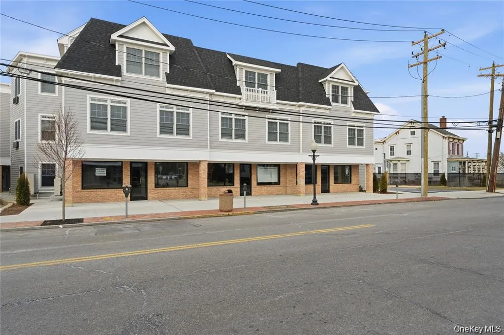 180 Deer Park Avenue, Babylon, NY, 1 Bedroom Bedrooms, 4 Rooms Rooms,1 BathroomBathrooms,Residential Lease,For Rent,Deer Park,0,956944 180 Deer Park Avenue, Babylon, NY, 1 Bedroom Bedrooms, 4 Rooms Rooms,1 BathroomBathrooms,Residential Lease,For Rent,Deer Park,0,956944