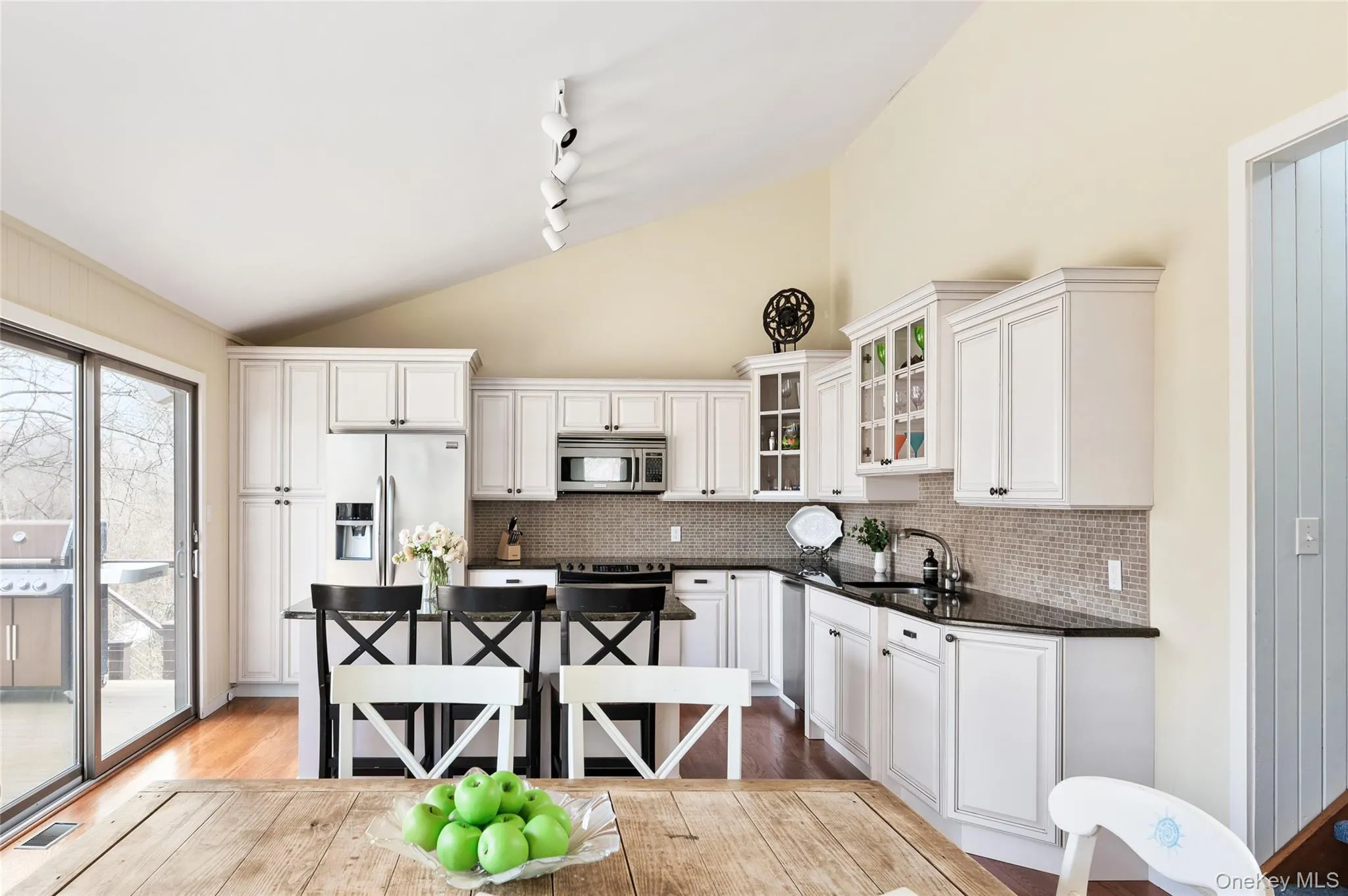 180 Fairview Avenue, East Hampton, NY, 3 Bedrooms Bedrooms, 6 Rooms Rooms,3 BathroomsBathrooms,Residential,For Rent,Fairview,0,956955 180 Fairview Avenue, East Hampton, NY, 3 Bedrooms Bedrooms, 6 Rooms Rooms,3 BathroomsBathrooms,Residential,For Rent,Fairview,0,956955