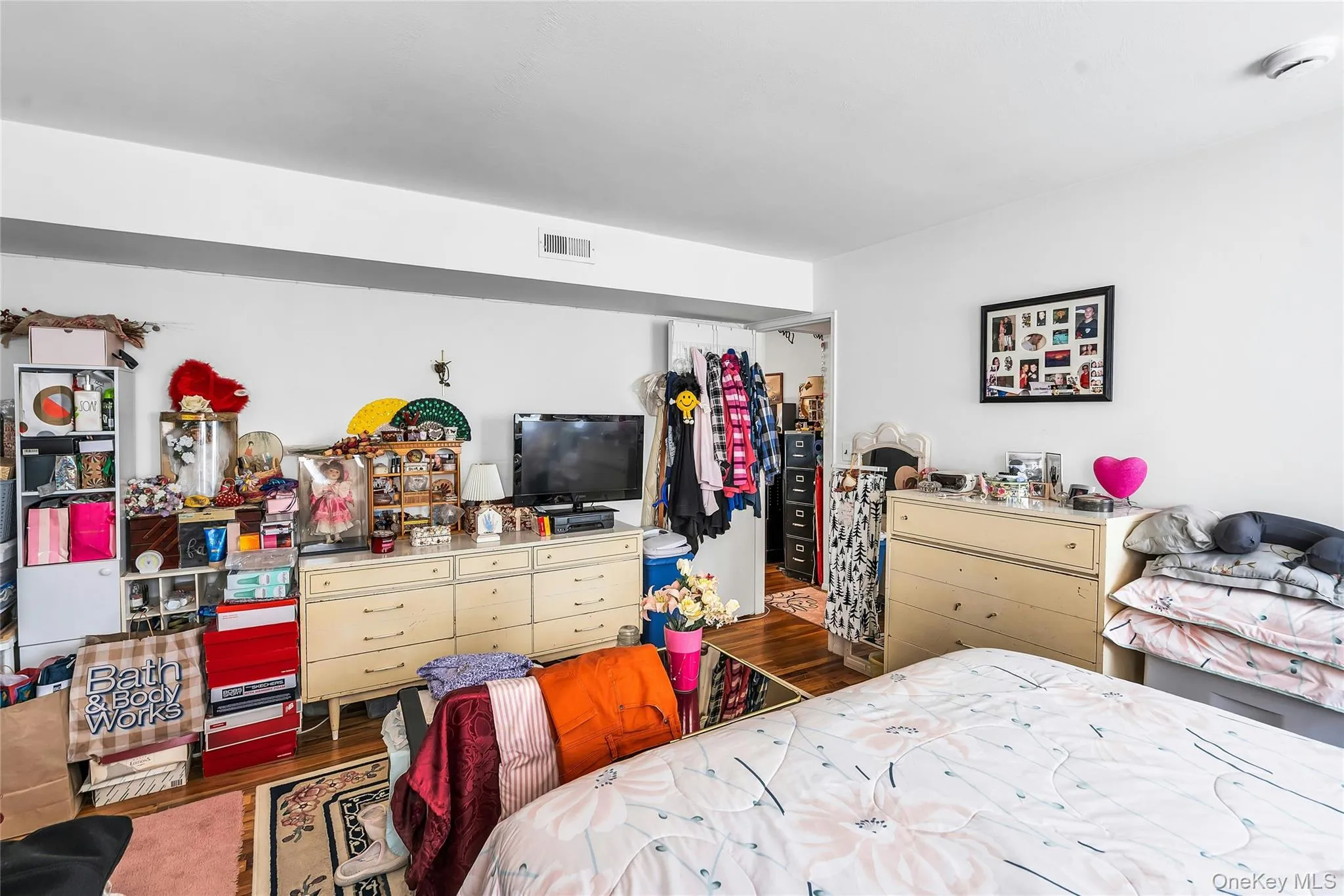 280 Artist Lake Drive, Brookhaven, NY, 1 Bedroom Bedrooms, 3 Rooms Rooms,1 BathroomBathrooms,Residential,For Rent,Artist Lake,0,956957 280 Artist Lake Drive, Brookhaven, NY, 1 Bedroom Bedrooms, 3 Rooms Rooms,1 BathroomBathrooms,Residential,For Rent,Artist Lake,0,956957