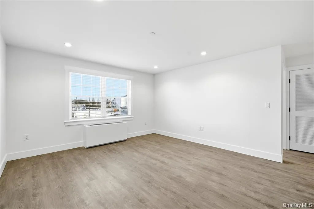 180 Deer Park Avenue, Babylon, NY, 1 Bedroom Bedrooms, 4 Rooms Rooms,1 BathroomBathrooms,Residential Lease,For Rent,Deer Park,0,956972 180 Deer Park Avenue, Babylon, NY, 1 Bedroom Bedrooms, 4 Rooms Rooms,1 BathroomBathrooms,Residential Lease,For Rent,Deer Park,0,956972