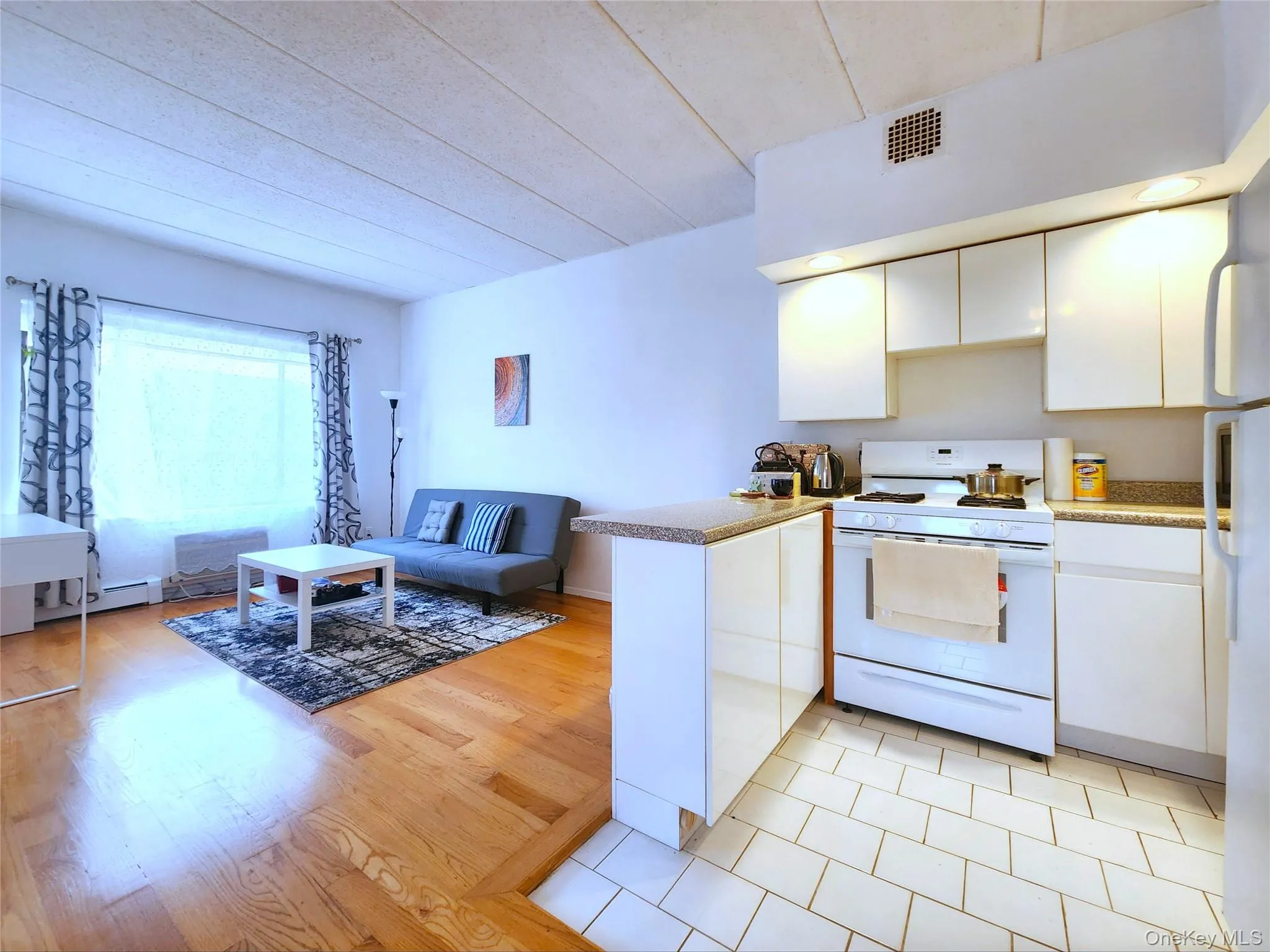 149-15 Barclay Avenue, New York, NY, 1 Bedroom Bedrooms, 4 Rooms Rooms,1 BathroomBathrooms,Residential Lease,For Rent,Barclay,0,957028 149-15 Barclay Avenue, New York, NY, 1 Bedroom Bedrooms, 4 Rooms Rooms,1 BathroomBathrooms,Residential Lease,For Rent,Barclay,0,957028