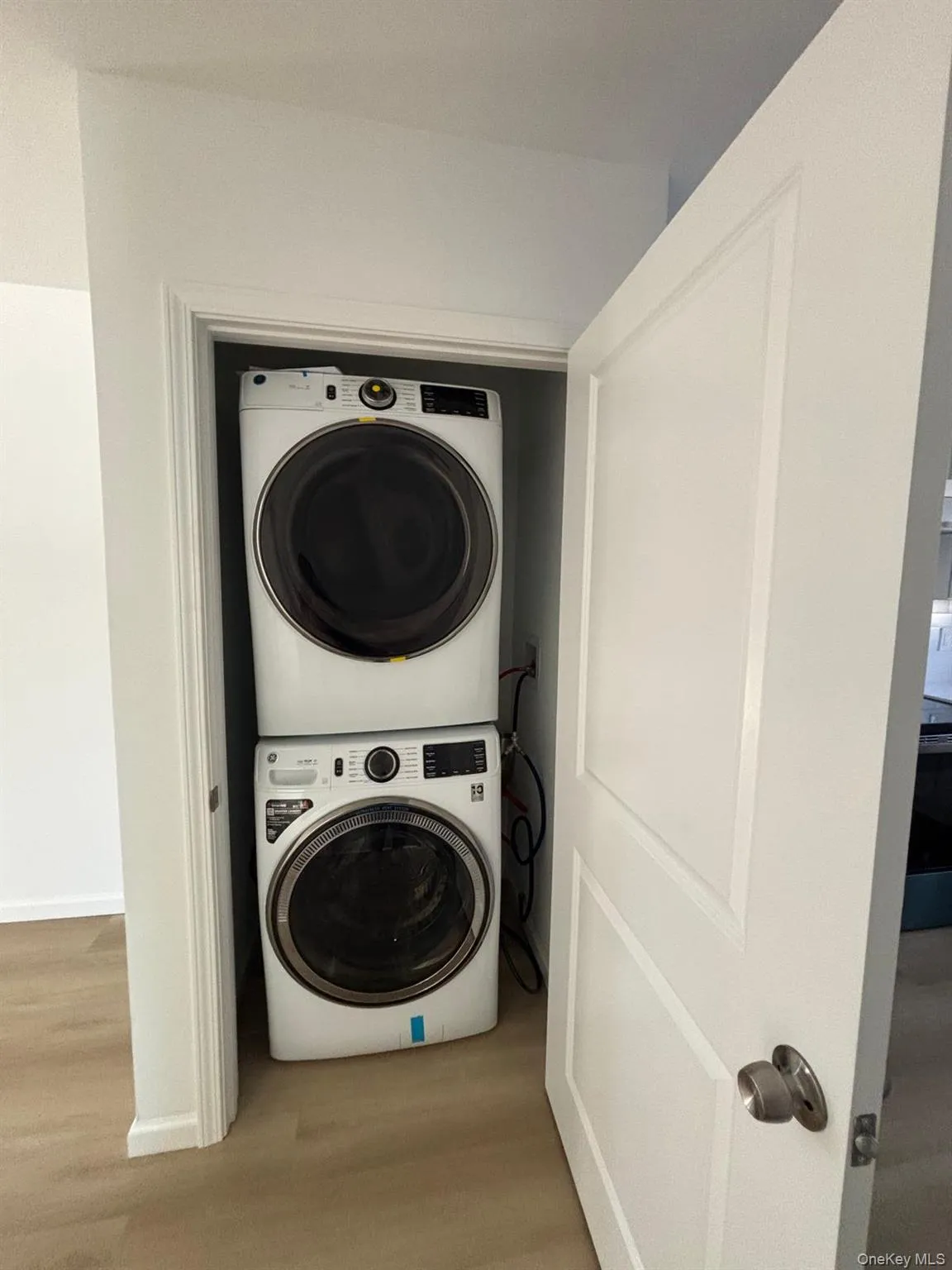 237 Beaver Drive, Brookhaven, NY, 3 Bedrooms Bedrooms, 3 Rooms Rooms,1 BathroomBathrooms,Residential Lease,For Rent,Beaver,0,957051 237 Beaver Drive, Brookhaven, NY, 3 Bedrooms Bedrooms, 3 Rooms Rooms,1 BathroomBathrooms,Residential Lease,For Rent,Beaver,0,957051