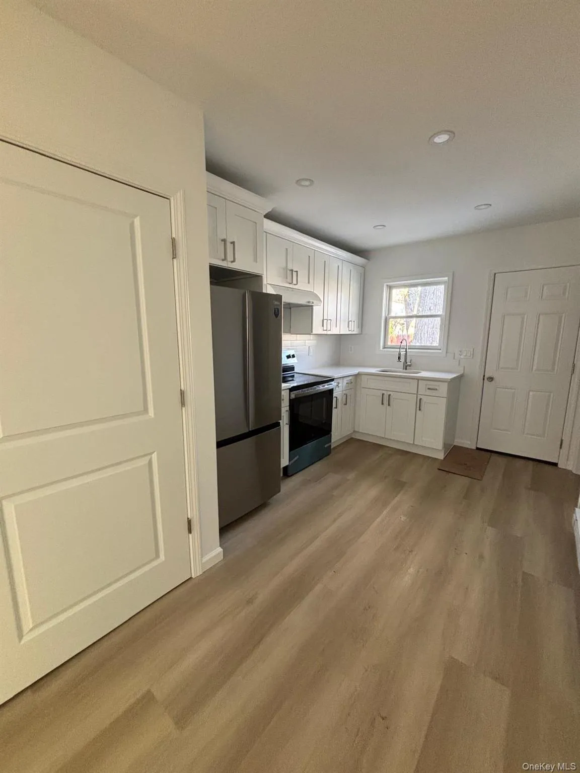 237 Beaver Drive, Brookhaven, NY, 3 Bedrooms Bedrooms, 3 Rooms Rooms,1 BathroomBathrooms,Residential Lease,For Rent,Beaver,0,957051 237 Beaver Drive, Brookhaven, NY, 3 Bedrooms Bedrooms, 3 Rooms Rooms,1 BathroomBathrooms,Residential Lease,For Rent,Beaver,0,957051