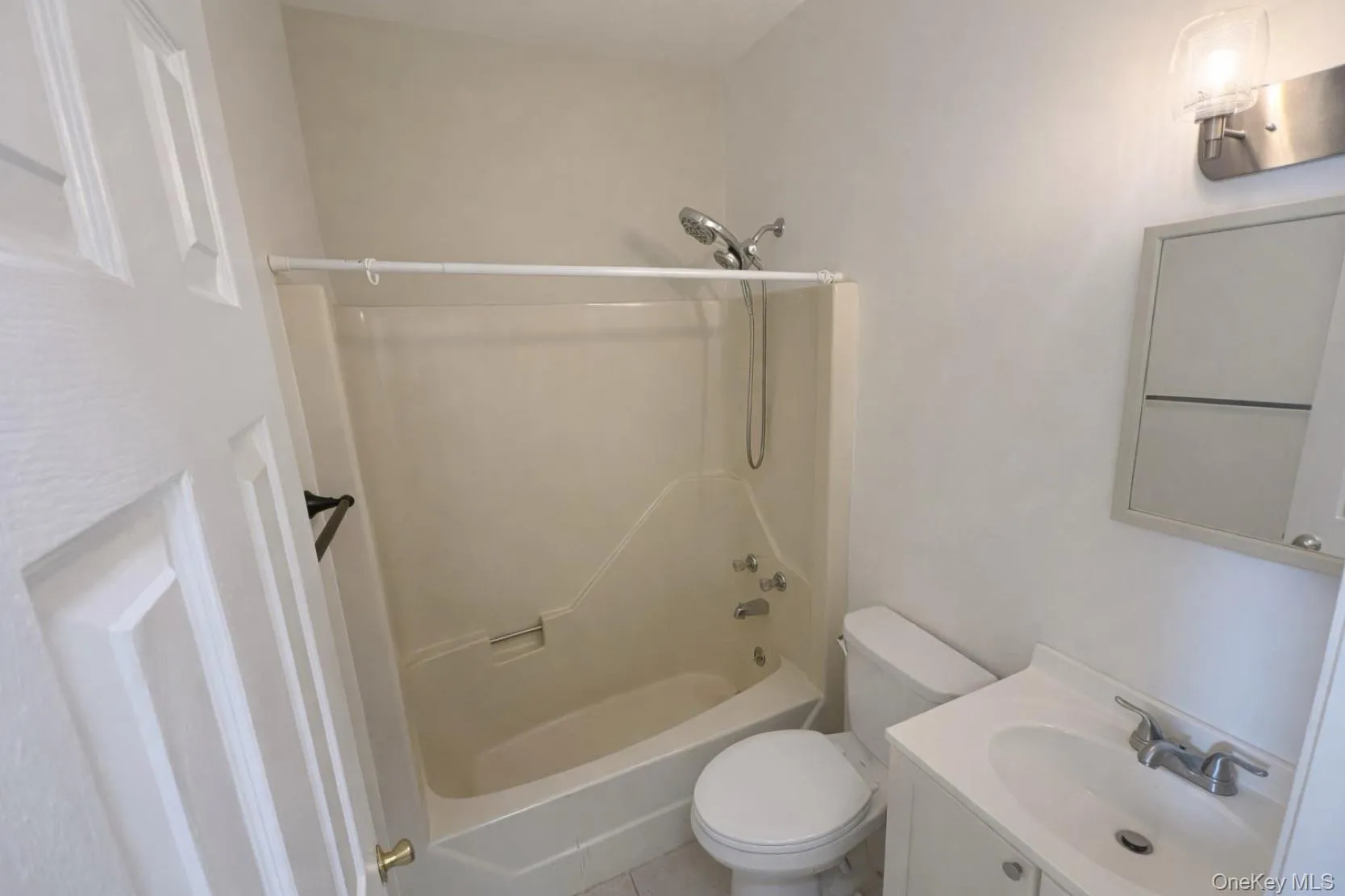 39 Church Street, Port Jervis, NY, 2 Bedrooms Bedrooms, 5 Rooms Rooms,1 BathroomBathrooms,Residential Lease,For Rent,Church,0,957055 39 Church Street, Port Jervis, NY, 2 Bedrooms Bedrooms, 5 Rooms Rooms,1 BathroomBathrooms,Residential Lease,For Rent,Church,0,957055