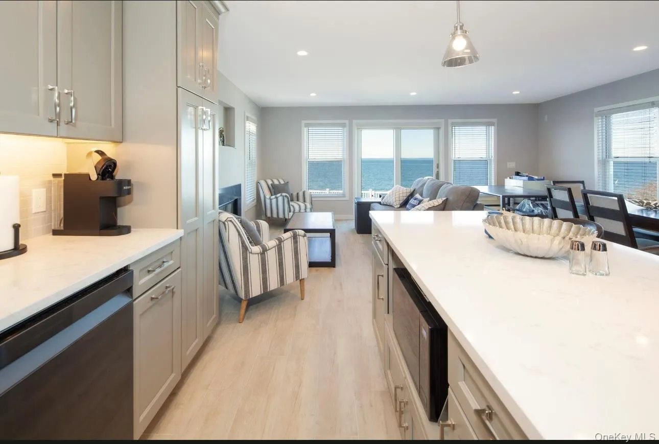 15A Oakhurst Road, Southampton, NY, 4 Bedrooms Bedrooms, 10 Rooms Rooms,3 BathroomsBathrooms,Residential Lease,For Rent,Oakhurst,0,957069 15A Oakhurst Road, Southampton, NY, 4 Bedrooms Bedrooms, 10 Rooms Rooms,3 BathroomsBathrooms,Residential Lease,For Rent,Oakhurst,0,957069