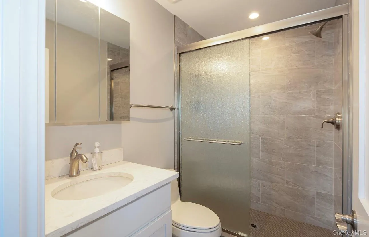 15A Oakhurst Road, Southampton, NY, 4 Bedrooms Bedrooms, 10 Rooms Rooms,3 BathroomsBathrooms,Residential Lease,For Rent,Oakhurst,0,957069 15A Oakhurst Road, Southampton, NY, 4 Bedrooms Bedrooms, 10 Rooms Rooms,3 BathroomsBathrooms,Residential Lease,For Rent,Oakhurst,0,957069