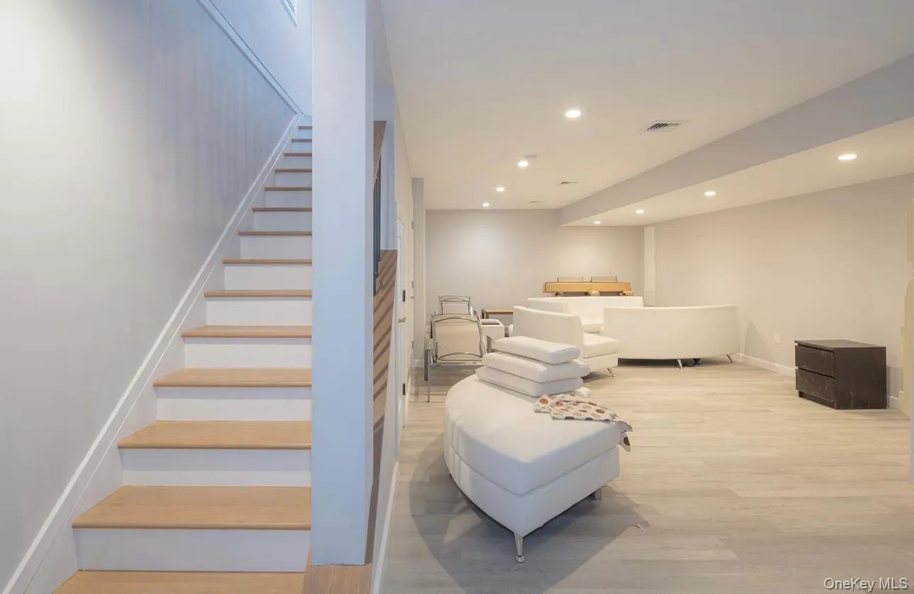 15A Oakhurst Road, Southampton, NY, 4 Bedrooms Bedrooms, 10 Rooms Rooms,3 BathroomsBathrooms,Residential Lease,For Rent,Oakhurst,0,957069 15A Oakhurst Road, Southampton, NY, 4 Bedrooms Bedrooms, 10 Rooms Rooms,3 BathroomsBathrooms,Residential Lease,For Rent,Oakhurst,0,957069