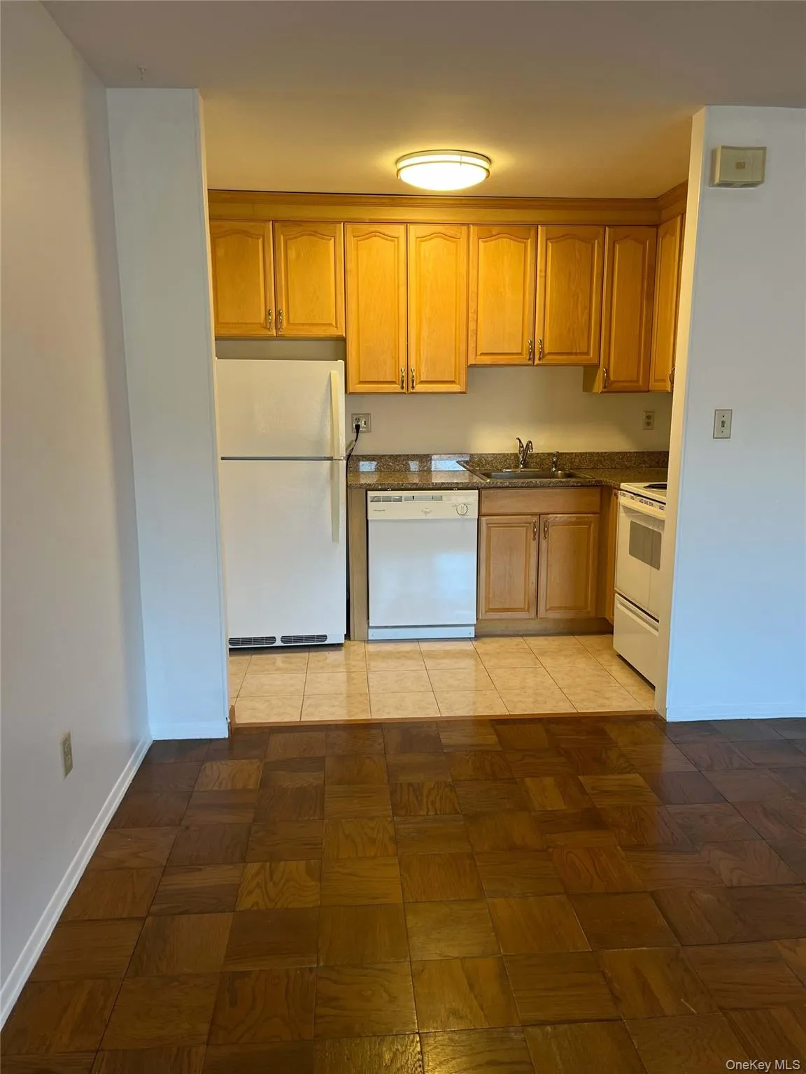 Kitchen W/Dining Area Kitchen W/Dining Area