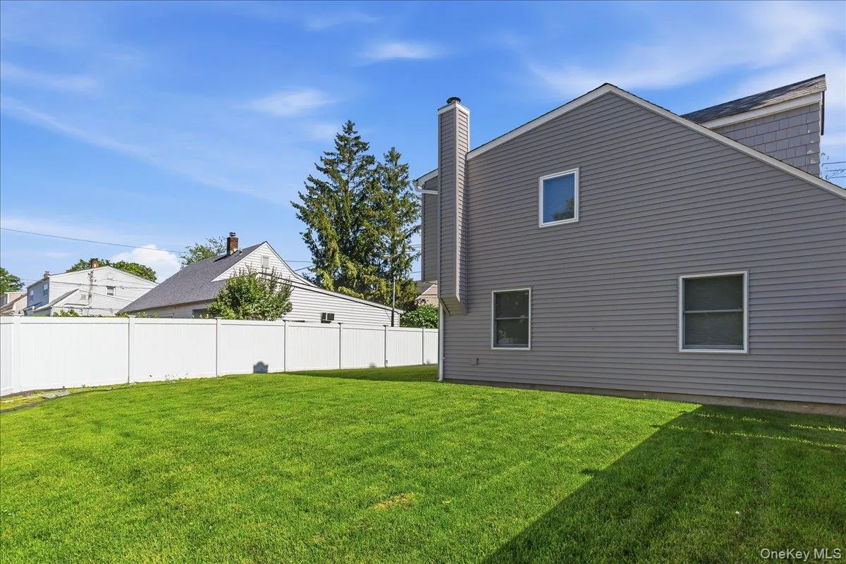 2 Violet Lane, Hempstead, NY, 4 Bedrooms Bedrooms, 8 Rooms Rooms,2 BathroomsBathrooms,Residential,For Rent,Violet,0,957086 2 Violet Lane, Hempstead, NY, 4 Bedrooms Bedrooms, 8 Rooms Rooms,2 BathroomsBathrooms,Residential,For Rent,Violet,0,957086