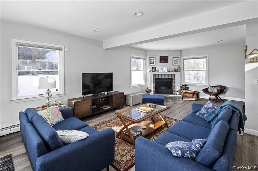 2 Violet Lane, Hempstead, NY, 4 Bedrooms Bedrooms, 8 Rooms Rooms,2 BathroomsBathrooms,Residential,For Rent,Violet,0,957086 2 Violet Lane, Hempstead, NY, 4 Bedrooms Bedrooms, 8 Rooms Rooms,2 BathroomsBathrooms,Residential,For Rent,Violet,0,957086