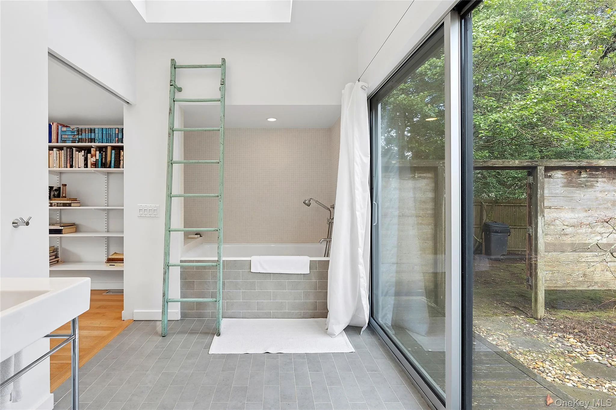 54 Gardiner Drive, East Hampton, NY, 4 Bedrooms Bedrooms, 9 Rooms Rooms,3 BathroomsBathrooms,Residential,For Rent,Gardiner,0,957100 54 Gardiner Drive, East Hampton, NY, 4 Bedrooms Bedrooms, 9 Rooms Rooms,3 BathroomsBathrooms,Residential,For Rent,Gardiner,0,957100