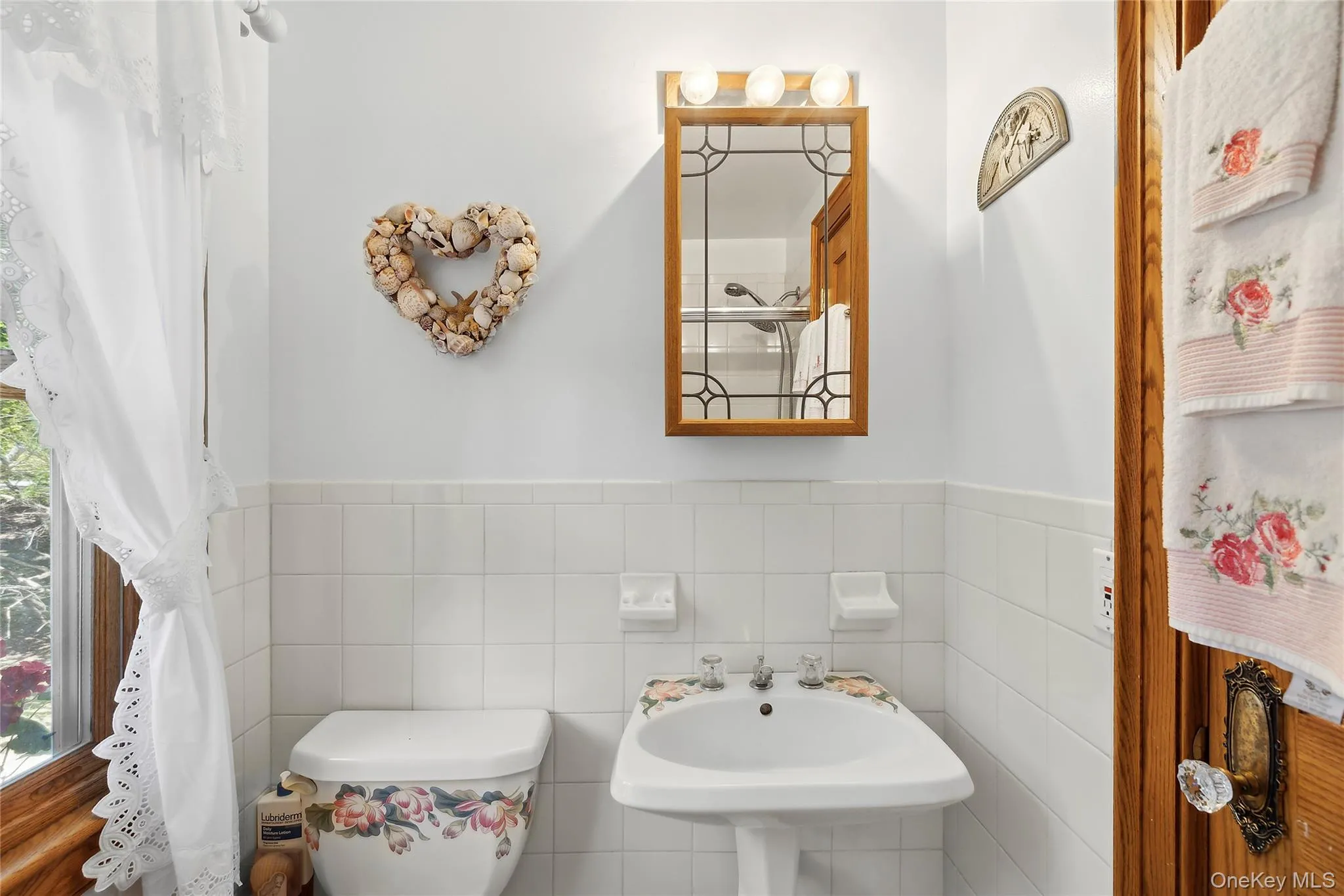 210 Redwood Road, Southampton, NY, 3 Bedrooms Bedrooms, 8 Rooms Rooms,2 BathroomsBathrooms,Residential,For Rent,Redwood,0,957128 210 Redwood Road, Southampton, NY, 3 Bedrooms Bedrooms, 8 Rooms Rooms,2 BathroomsBathrooms,Residential,For Rent,Redwood,0,957128
