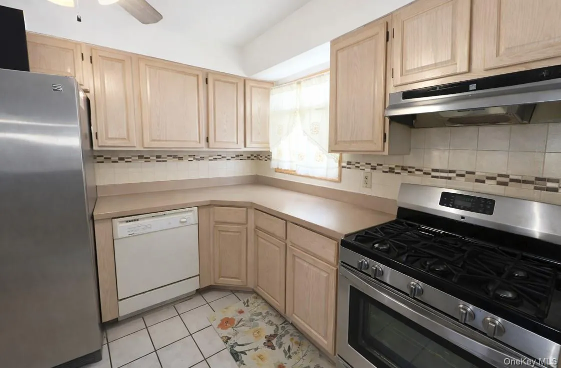 16 Oakdale Avenue, Brookhaven, NY, 3 Bedrooms Bedrooms, 8 Rooms Rooms,2 BathroomsBathrooms,Residential,For Rent,Oakdale,0,957136 16 Oakdale Avenue, Brookhaven, NY, 3 Bedrooms Bedrooms, 8 Rooms Rooms,2 BathroomsBathrooms,Residential,For Rent,Oakdale,0,957136