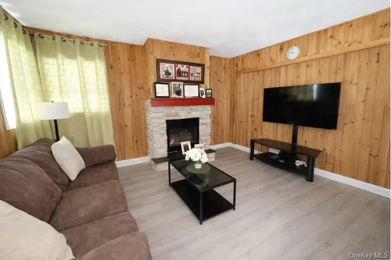 16 Oakdale Avenue, Brookhaven, NY, 3 Bedrooms Bedrooms, 8 Rooms Rooms,2 BathroomsBathrooms,Residential,For Rent,Oakdale,0,957136 16 Oakdale Avenue, Brookhaven, NY, 3 Bedrooms Bedrooms, 8 Rooms Rooms,2 BathroomsBathrooms,Residential,For Rent,Oakdale,0,957136
