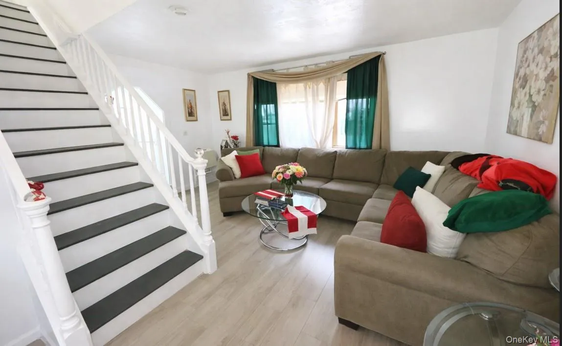 16 Oakdale Avenue, Brookhaven, NY, 3 Bedrooms Bedrooms, 8 Rooms Rooms,2 BathroomsBathrooms,Residential,For Rent,Oakdale,0,957136 16 Oakdale Avenue, Brookhaven, NY, 3 Bedrooms Bedrooms, 8 Rooms Rooms,2 BathroomsBathrooms,Residential,For Rent,Oakdale,0,957136