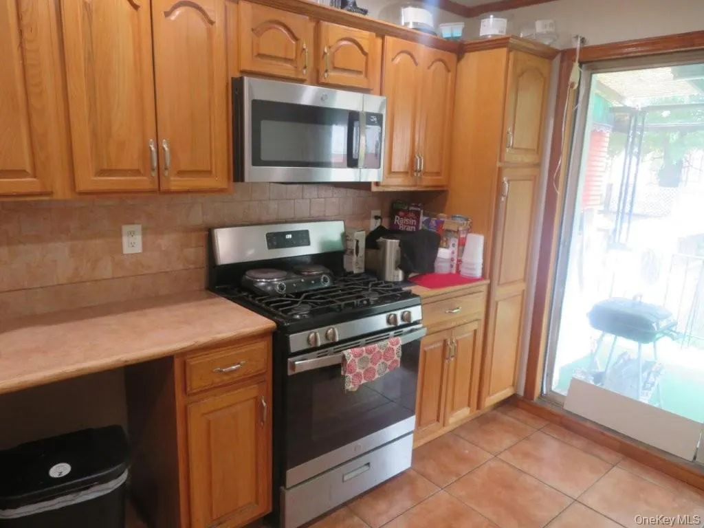 5714 Avenue L, New York, NY, 3 Bedrooms Bedrooms, 7 Rooms Rooms,1 BathroomBathrooms,Residential,For Rent,Avenue L,0,957141 5714 Avenue L, New York, NY, 3 Bedrooms Bedrooms, 7 Rooms Rooms,1 BathroomBathrooms,Residential,For Rent,Avenue L,0,957141