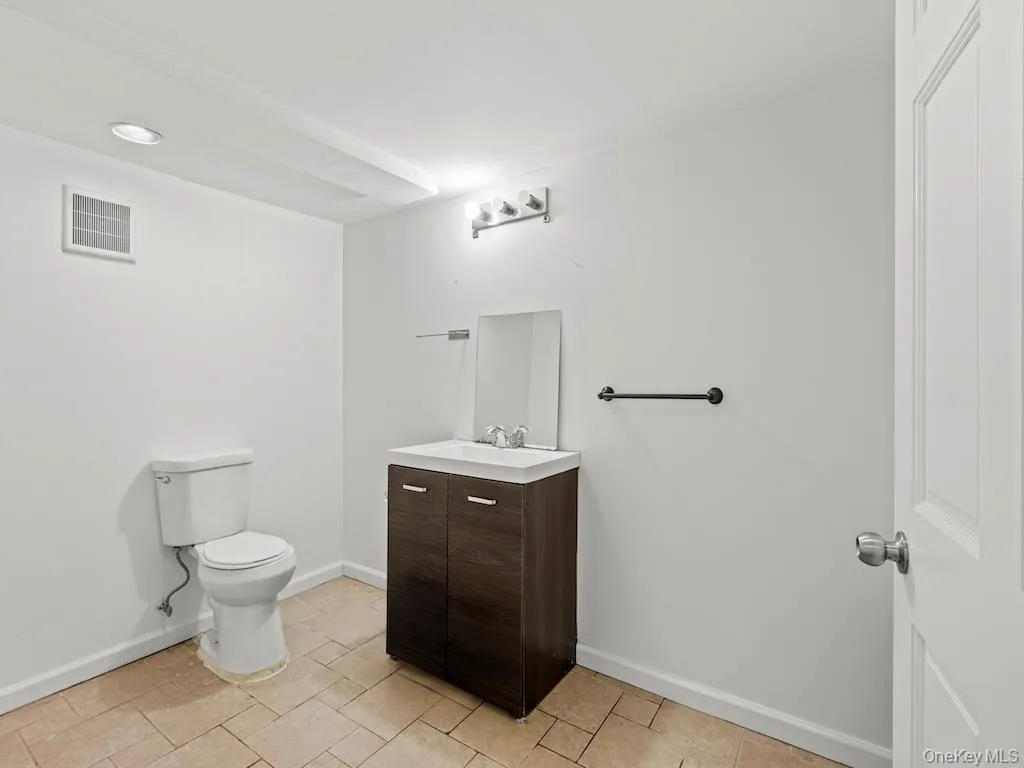 1719 Cedar Swamp Road, Oyster Bay, NY, 6 Bedrooms Bedrooms, 10 Rooms Rooms,5 BathroomsBathrooms,Residential Lease,For Rent,Cedar Swamp,0,957145 1719 Cedar Swamp Road, Oyster Bay, NY, 6 Bedrooms Bedrooms, 10 Rooms Rooms,5 BathroomsBathrooms,Residential Lease,For Rent,Cedar Swamp,0,957145