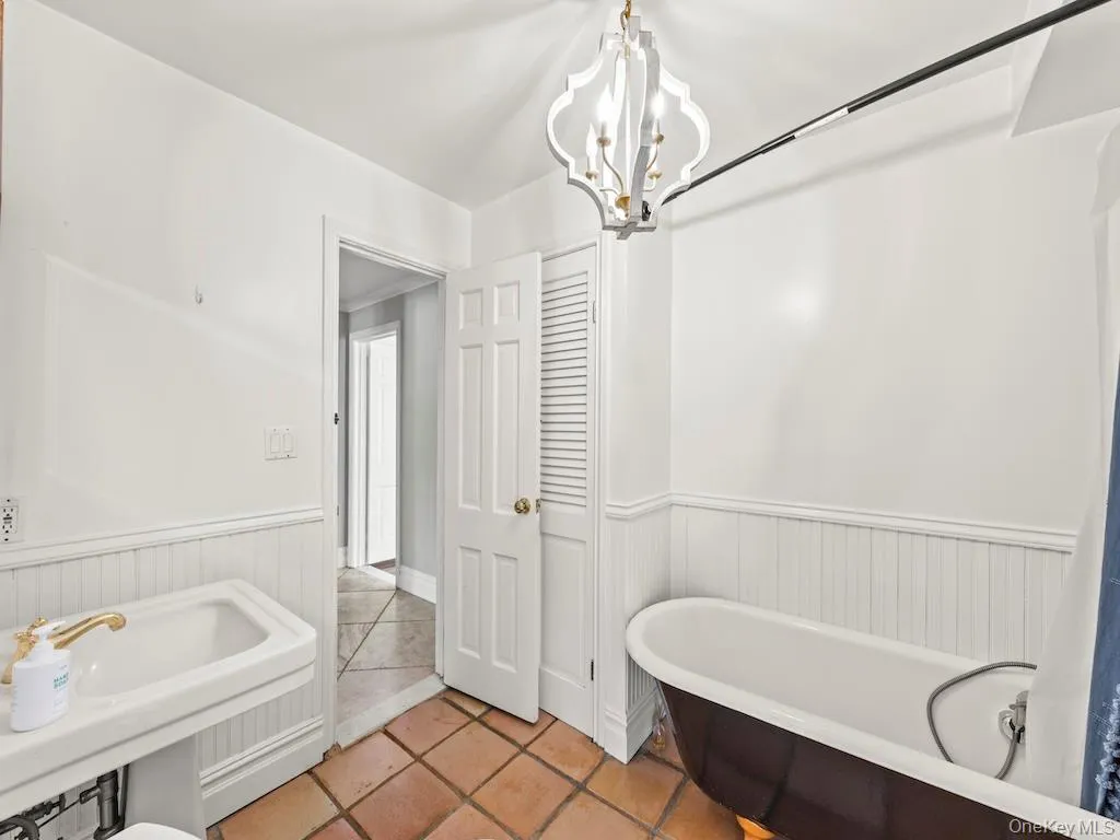 1719 Cedar Swamp Road, Oyster Bay, NY, 6 Bedrooms Bedrooms, 10 Rooms Rooms,5 BathroomsBathrooms,Residential Lease,For Rent,Cedar Swamp,0,957145 1719 Cedar Swamp Road, Oyster Bay, NY, 6 Bedrooms Bedrooms, 10 Rooms Rooms,5 BathroomsBathrooms,Residential Lease,For Rent,Cedar Swamp,0,957145