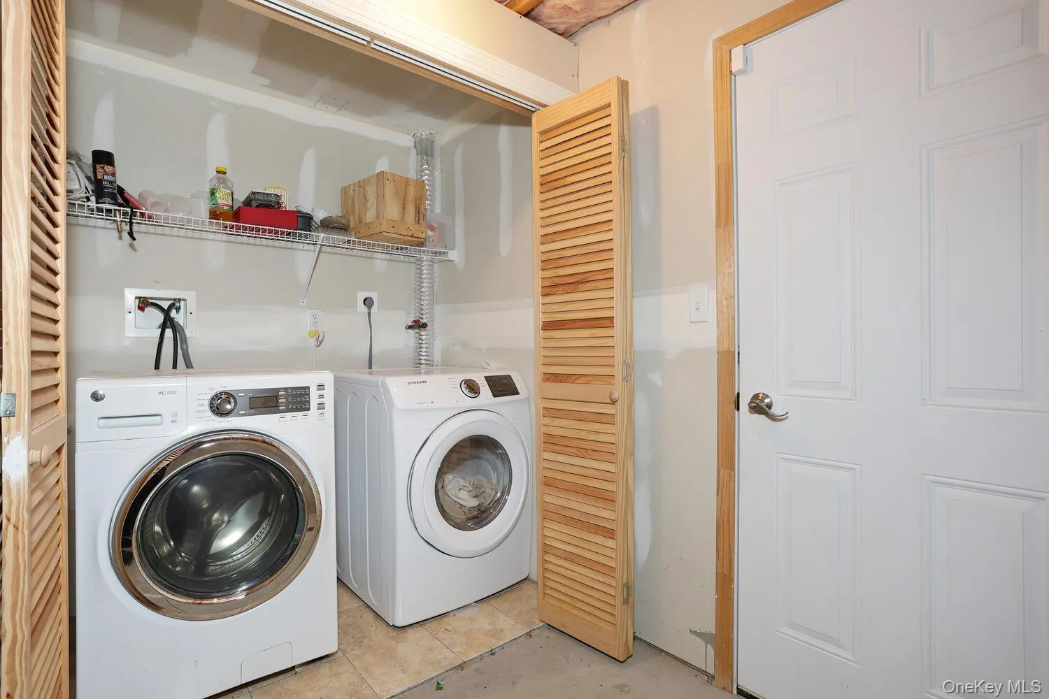 Another laundry in the lower level Another laundry in the lower level