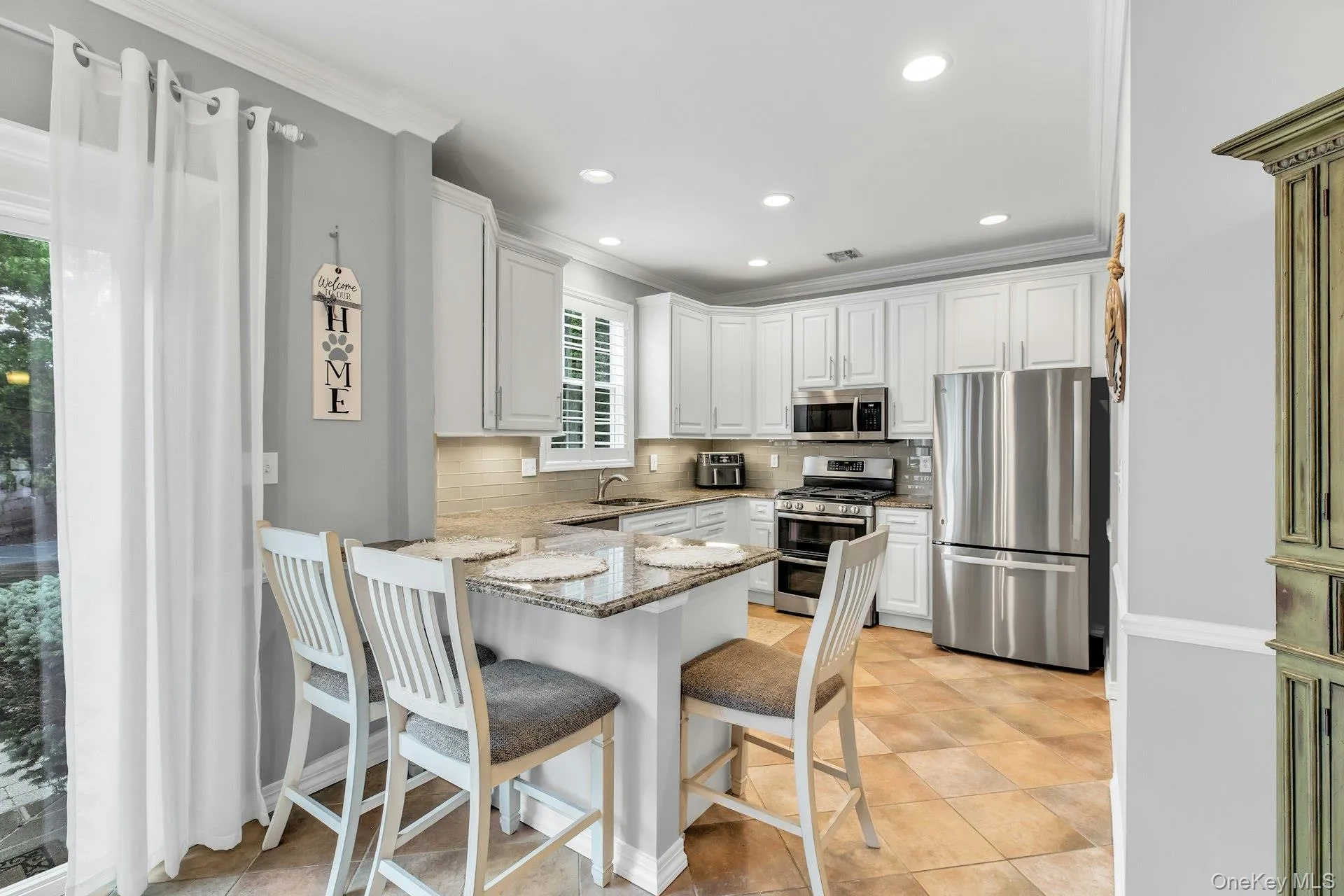 10 Shady View Crossing, Brookhaven, NY, 4 Bedrooms Bedrooms, 8 Rooms Rooms,3 BathroomsBathrooms,Residential,For Rent,Shady View,0,957197 10 Shady View Crossing, Brookhaven, NY, 4 Bedrooms Bedrooms, 8 Rooms Rooms,3 BathroomsBathrooms,Residential,For Rent,Shady View,0,957197