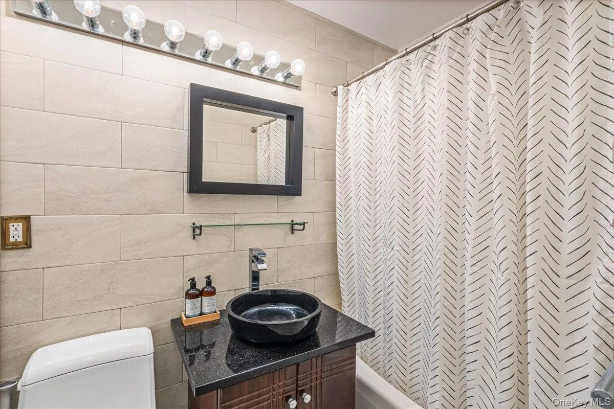 18-05 215th Street, New York, NY, 1 Bedroom Bedrooms, 3 Rooms Rooms,1 BathroomBathrooms,Residential,For Rent,215th,0,957227 18-05 215th Street, New York, NY, 1 Bedroom Bedrooms, 3 Rooms Rooms,1 BathroomBathrooms,Residential,For Rent,215th,0,957227