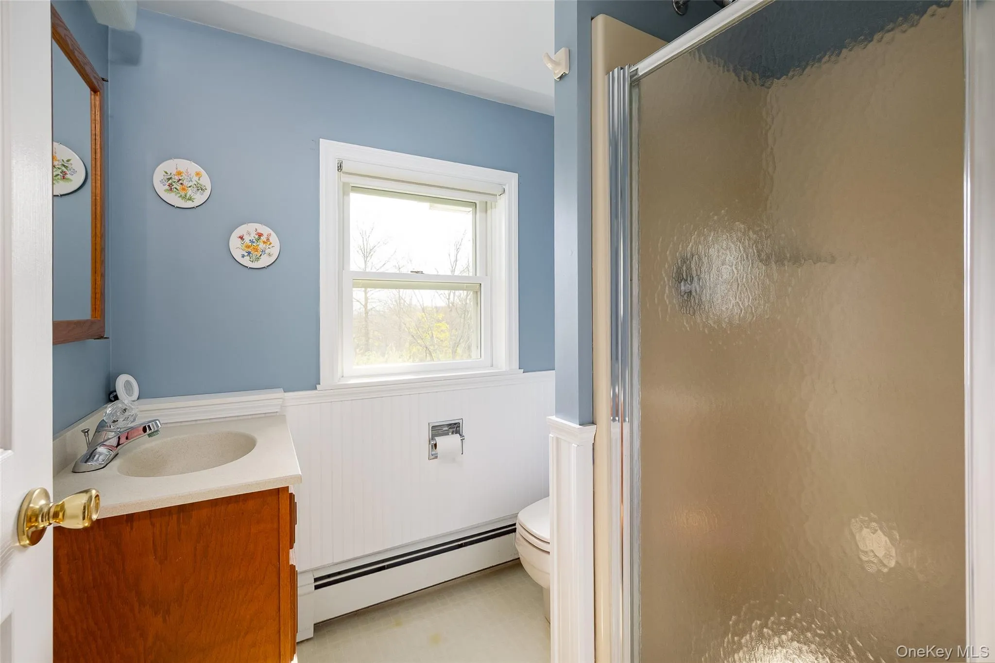 Full bathroom Full bathroom