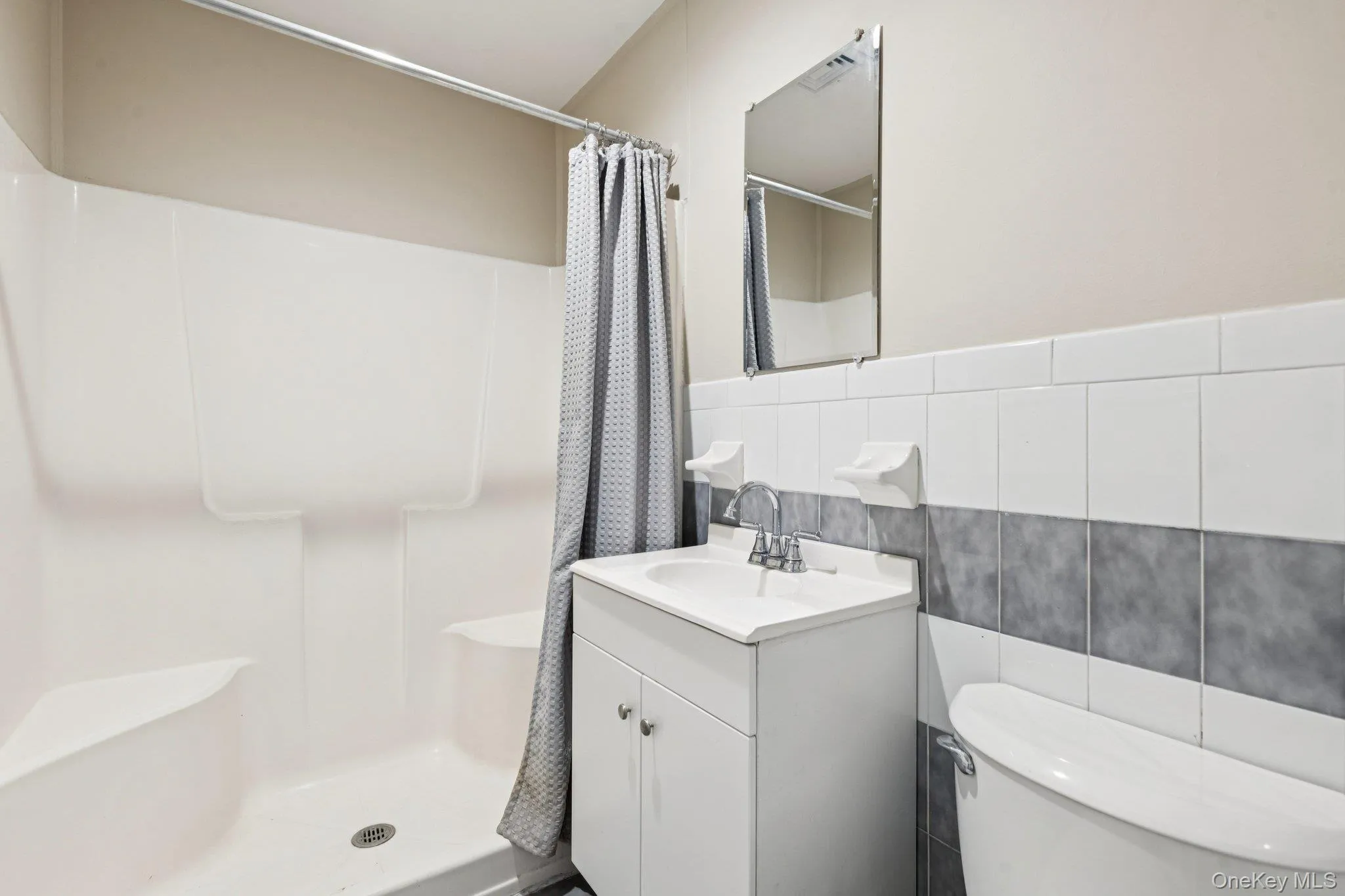 60 Marwood Road, North Hempstead, NY, 2 Bedrooms Bedrooms, 7 Rooms Rooms,3 BathroomsBathrooms,Residential Lease,For Rent,Marwood,0,957288 60 Marwood Road, North Hempstead, NY, 2 Bedrooms Bedrooms, 7 Rooms Rooms,3 BathroomsBathrooms,Residential Lease,For Rent,Marwood,0,957288