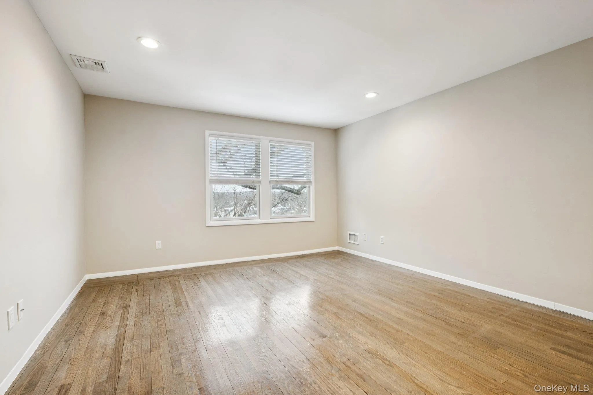 60 Marwood Road, North Hempstead, NY, 2 Bedrooms Bedrooms, 7 Rooms Rooms,3 BathroomsBathrooms,Residential Lease,For Rent,Marwood,0,957288 60 Marwood Road, North Hempstead, NY, 2 Bedrooms Bedrooms, 7 Rooms Rooms,3 BathroomsBathrooms,Residential Lease,For Rent,Marwood,0,957288