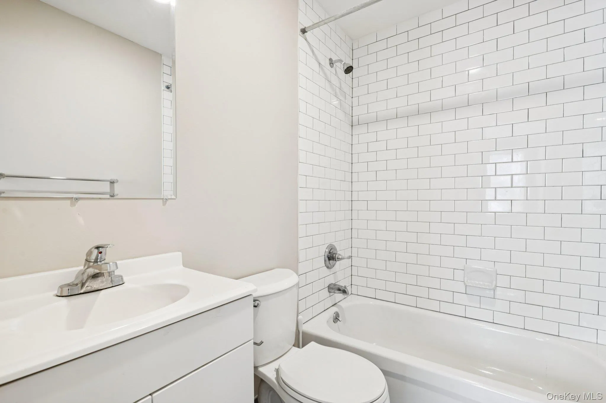 60 Marwood Road, North Hempstead, NY, 2 Bedrooms Bedrooms, 7 Rooms Rooms,3 BathroomsBathrooms,Residential Lease,For Rent,Marwood,0,957288 60 Marwood Road, North Hempstead, NY, 2 Bedrooms Bedrooms, 7 Rooms Rooms,3 BathroomsBathrooms,Residential Lease,For Rent,Marwood,0,957288