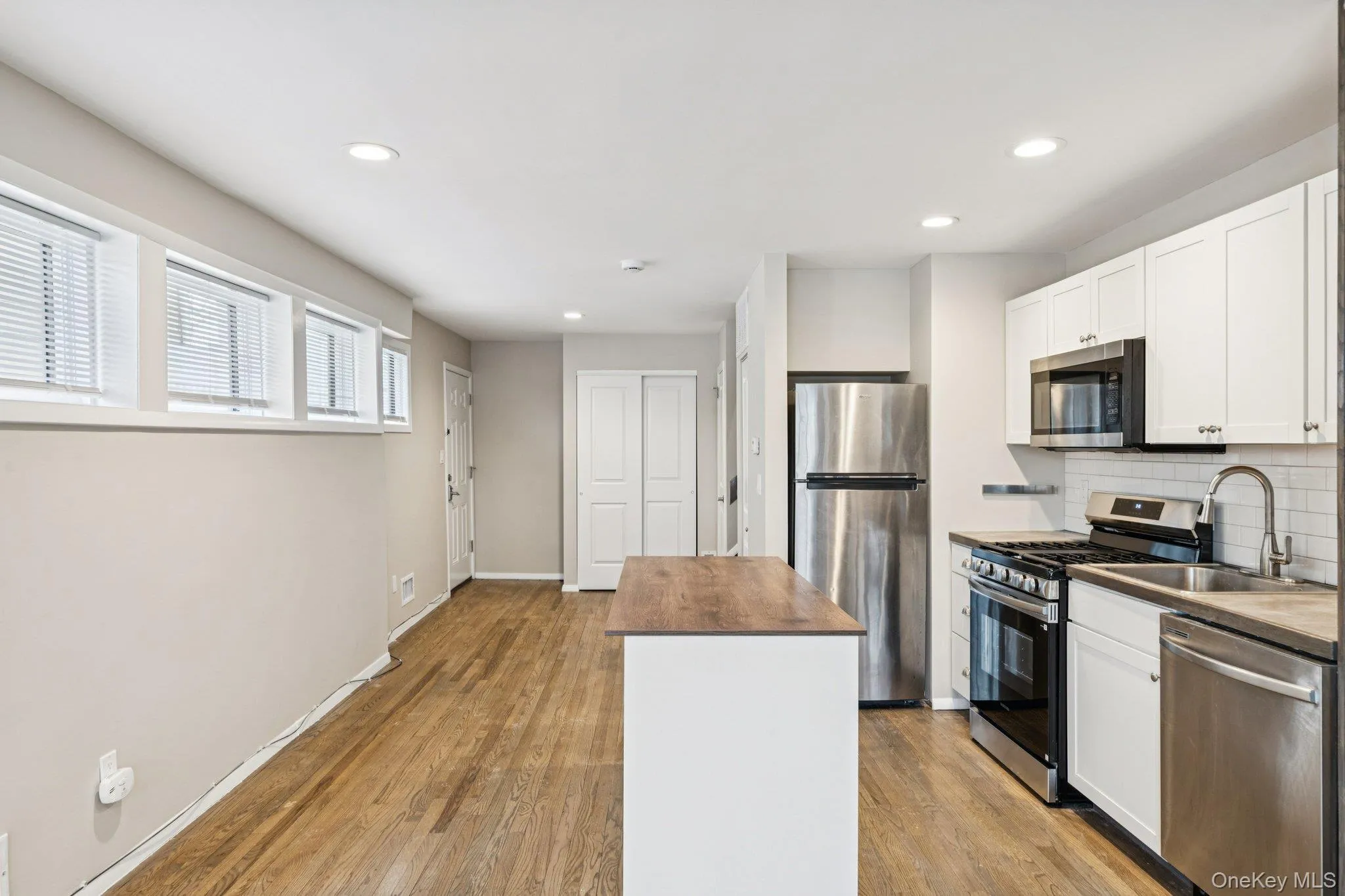 60 Marwood Road, North Hempstead, NY, 2 Bedrooms Bedrooms, 7 Rooms Rooms,3 BathroomsBathrooms,Residential Lease,For Rent,Marwood,0,957288 60 Marwood Road, North Hempstead, NY, 2 Bedrooms Bedrooms, 7 Rooms Rooms,3 BathroomsBathrooms,Residential Lease,For Rent,Marwood,0,957288