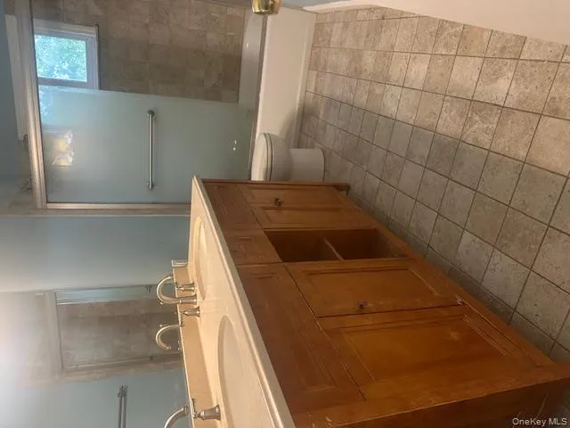 103 Wayne Street, Oyster Bay, NY, 3 Bedrooms Bedrooms, 7 Rooms Rooms,1 BathroomBathrooms,Residential Lease,For Rent,Wayne,0,957316 103 Wayne Street, Oyster Bay, NY, 3 Bedrooms Bedrooms, 7 Rooms Rooms,1 BathroomBathrooms,Residential Lease,For Rent,Wayne,0,957316